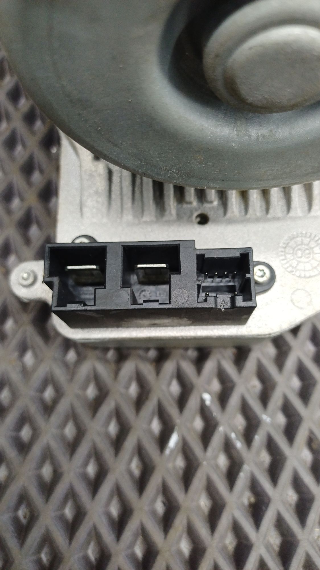 https://ycs.partsauto.market/partsauto-images/thmbs/userImages/c8f07ba63eb5b2f0f6006ea854bf8f7d/part/6f5adbc6-2de3-48f1-a4c4-e5158d121c68_1775032086982.jpg