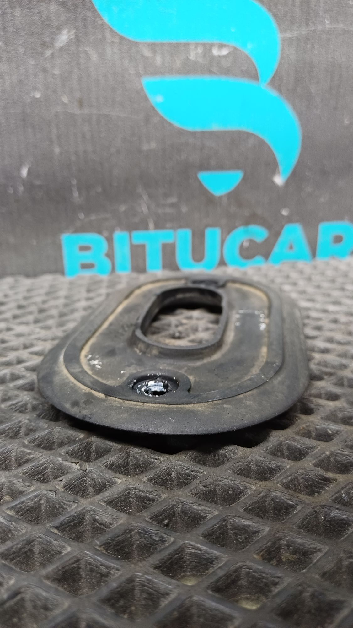 https://ycs.partsauto.market/partsauto-images/thmbs/userImages/c8f07ba63eb5b2f0f6006ea854bf8f7d/part/6f73e55e-9dc5-4663-beeb-f5f5b2e1f894_1777125676616.jpg