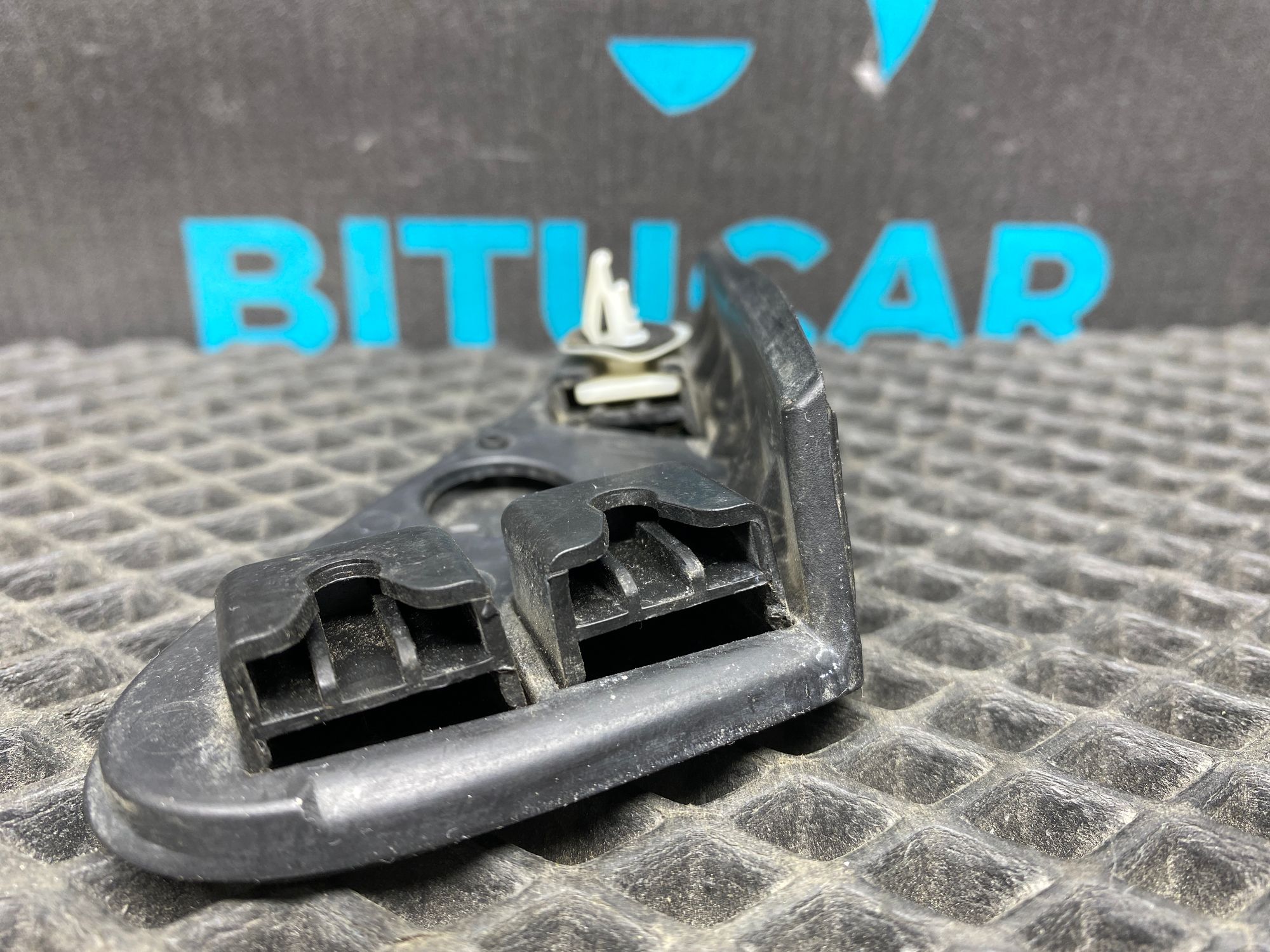 https://ycs.partsauto.market/partsauto-images/thmbs/userImages/c8f07ba63eb5b2f0f6006ea854bf8f7d/part/6f809212-f5b8-435c-85e2-6b3decf3b467_1776935690926.jpg