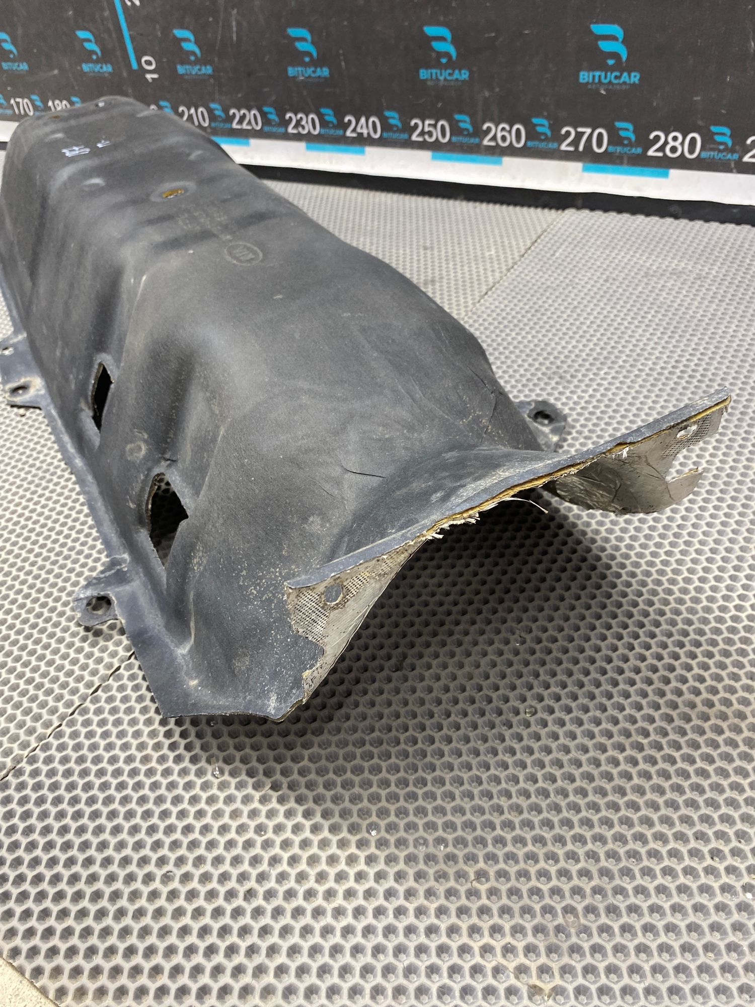 Б/У Экран тепловой глушителя  Kia Optima 4 JF (G4KJ) 2.4L AT 2019 GT-Line, 2390 рублей, Краснодар