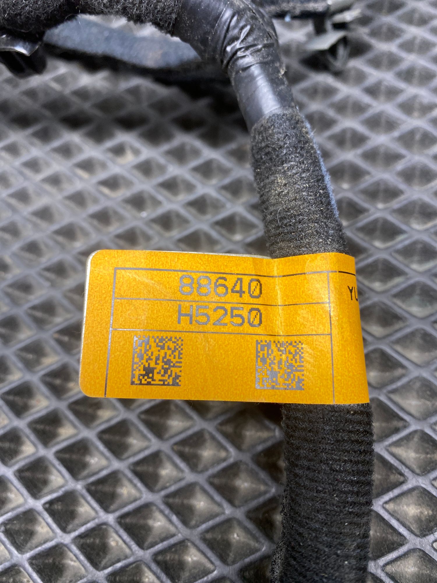 https://ycs.partsauto.market/partsauto-images/thmbs/userImages/c8f07ba63eb5b2f0f6006ea854bf8f7d/part/6fc657cb-b937-441f-8e4e-ab30682b5ad7_1776857341848.jpg