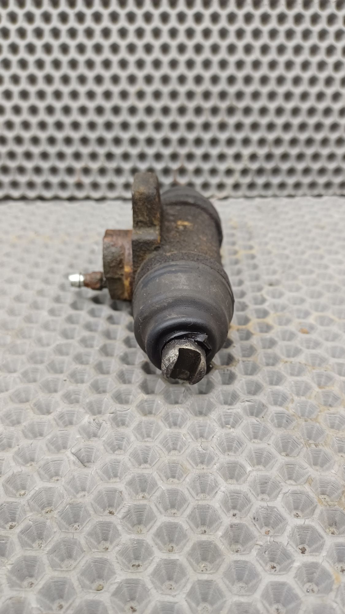 Б/У Цилиндр тормозной задний левый Volkswagen Transporter T4 4 дорест. 1990—2003 1993 синий, 790 рублей, Краснодар