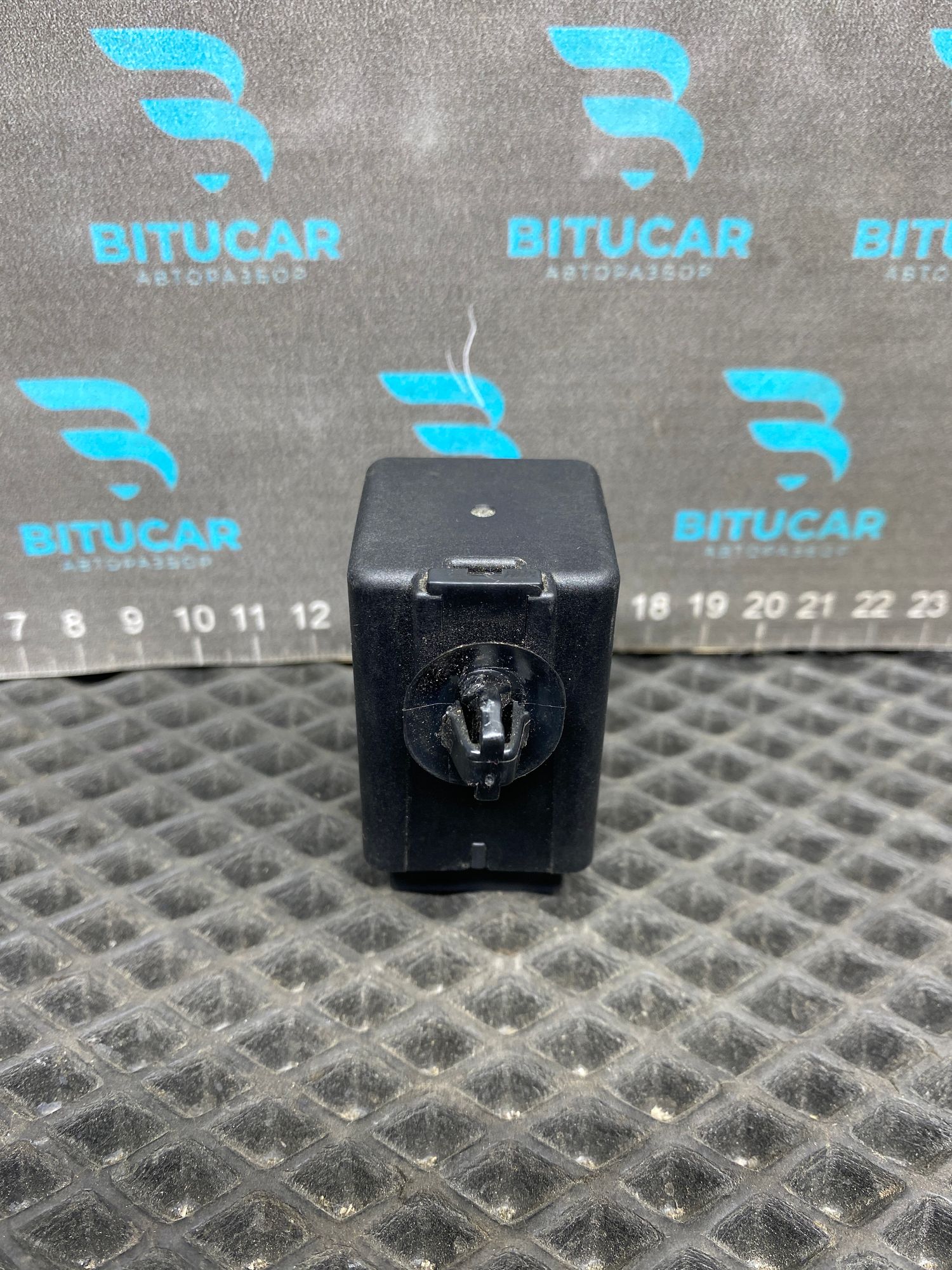 https://ycs.partsauto.market/partsauto-images/thmbs/userImages/c8f07ba63eb5b2f0f6006ea854bf8f7d/part/70c07995-a01f-4f5b-879e-457dbc3fbd69_1777549824864.jpg