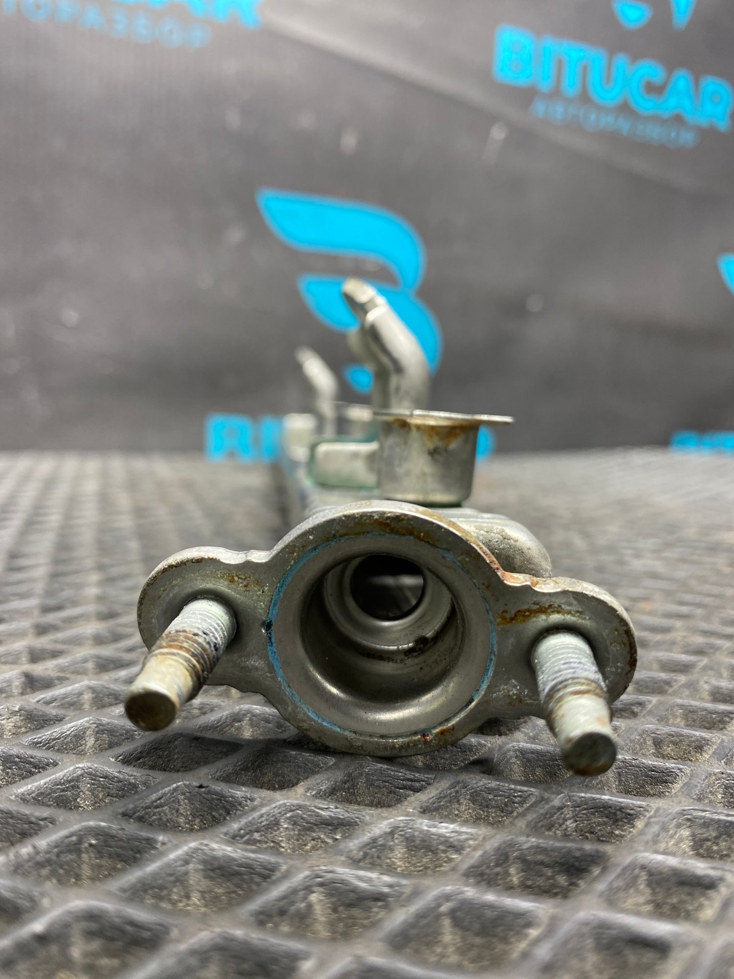 https://ycs.partsauto.market/partsauto-images/thmbs/userImages/c8f07ba63eb5b2f0f6006ea854bf8f7d/part/70c7cb1a-adc1-4c21-bd33-5be19446e265_1777116040595.jpg