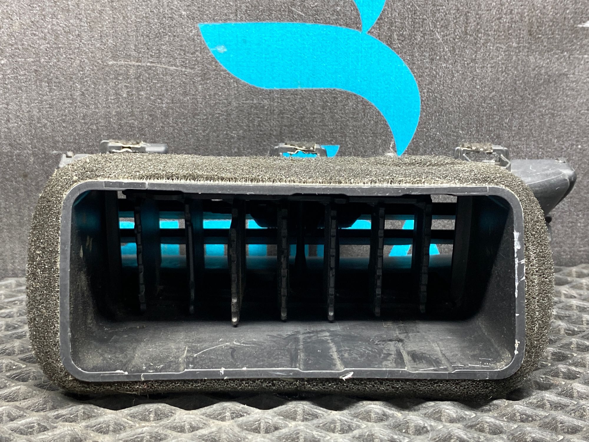 Б/У Дефлектор обдува салона центральный Kia Rio 4 (G4FG) 1.6L AT 2021, 990 рублей, Краснодар