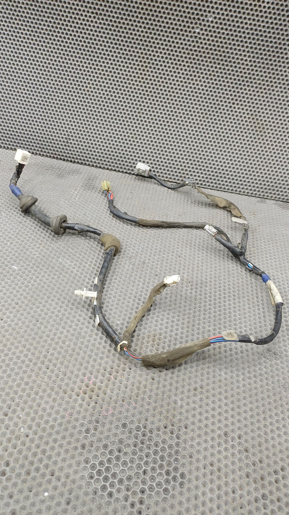 https://ycs.partsauto.market/partsauto-images/thmbs/userImages/c8f07ba63eb5b2f0f6006ea854bf8f7d/part/7159e704-f4c4-4d57-8f04-ef0c1cff7e9d_1774343388853.jpg