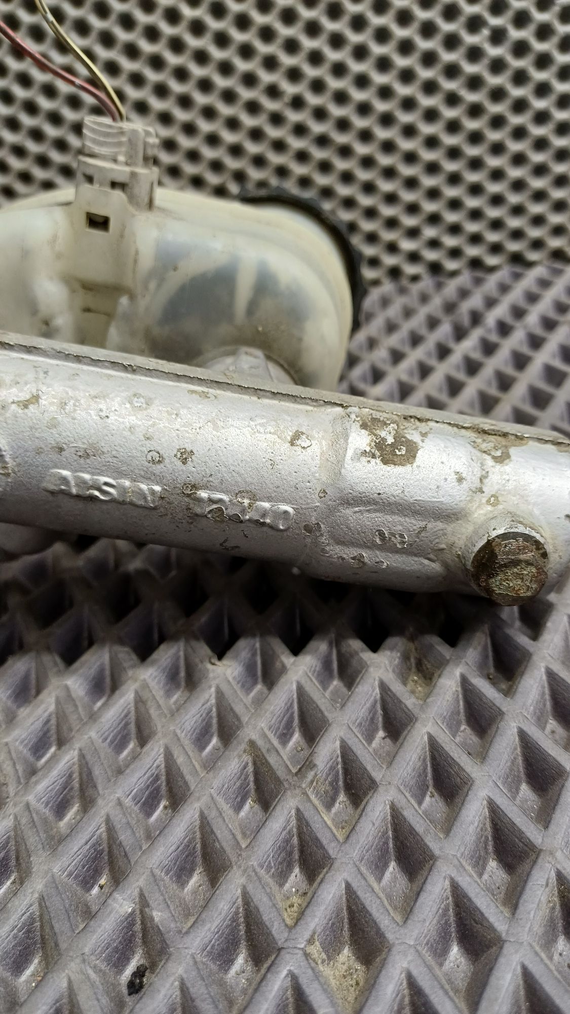 Б/У Цилиндр тормозной главный с бачком Toyota CARINA E 6 дорест. 1992—1996 1994 Зеленый, 1990 рублей, Краснодар