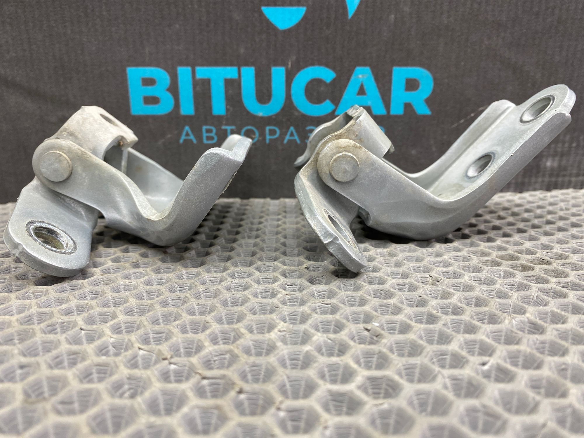 https://ycs.partsauto.market/partsauto-images/thmbs/userImages/c8f07ba63eb5b2f0f6006ea854bf8f7d/part/727da065-991f-41db-b26b-cf8a776f28b8_1777548217274.jpg