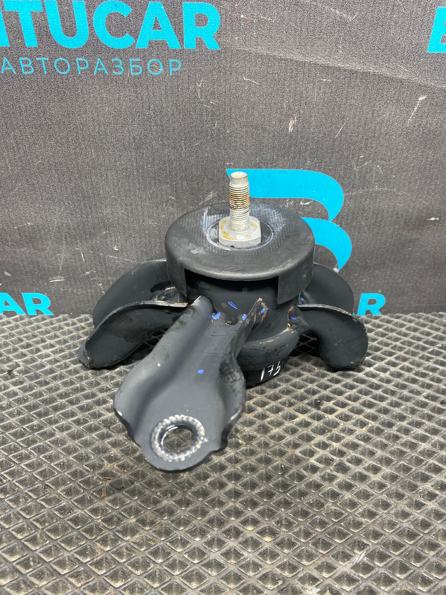 https://ycs.partsauto.market/partsauto-images/thmbs/userImages/c8f07ba63eb5b2f0f6006ea854bf8f7d/part/73254d93-e221-4bb7-ad8b-964db4220319_1777114534389.jpg