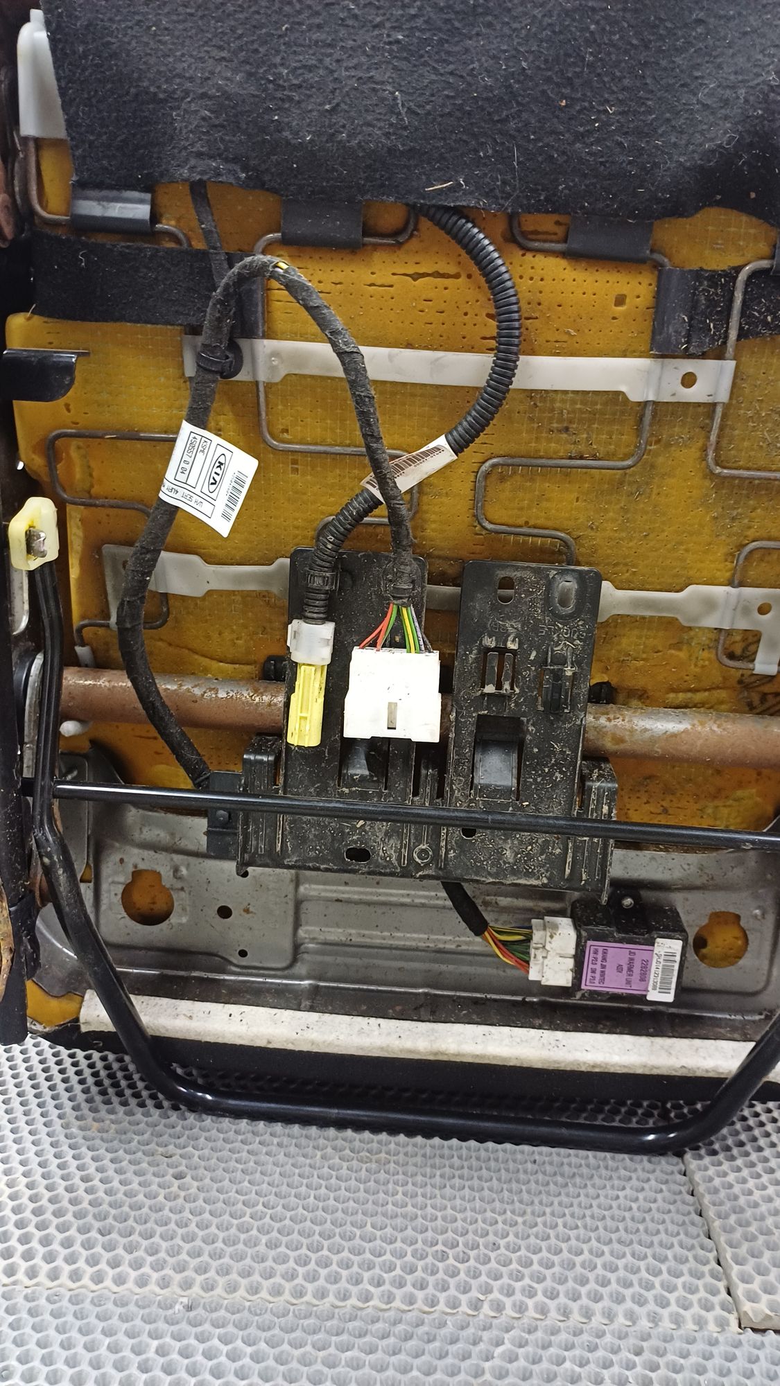 Б/У Сидение переднее левое Kia Ceed 2 JD (G4FG) 1.6L MT 2015 Хэтчбек, 4490 рублей, Краснодар