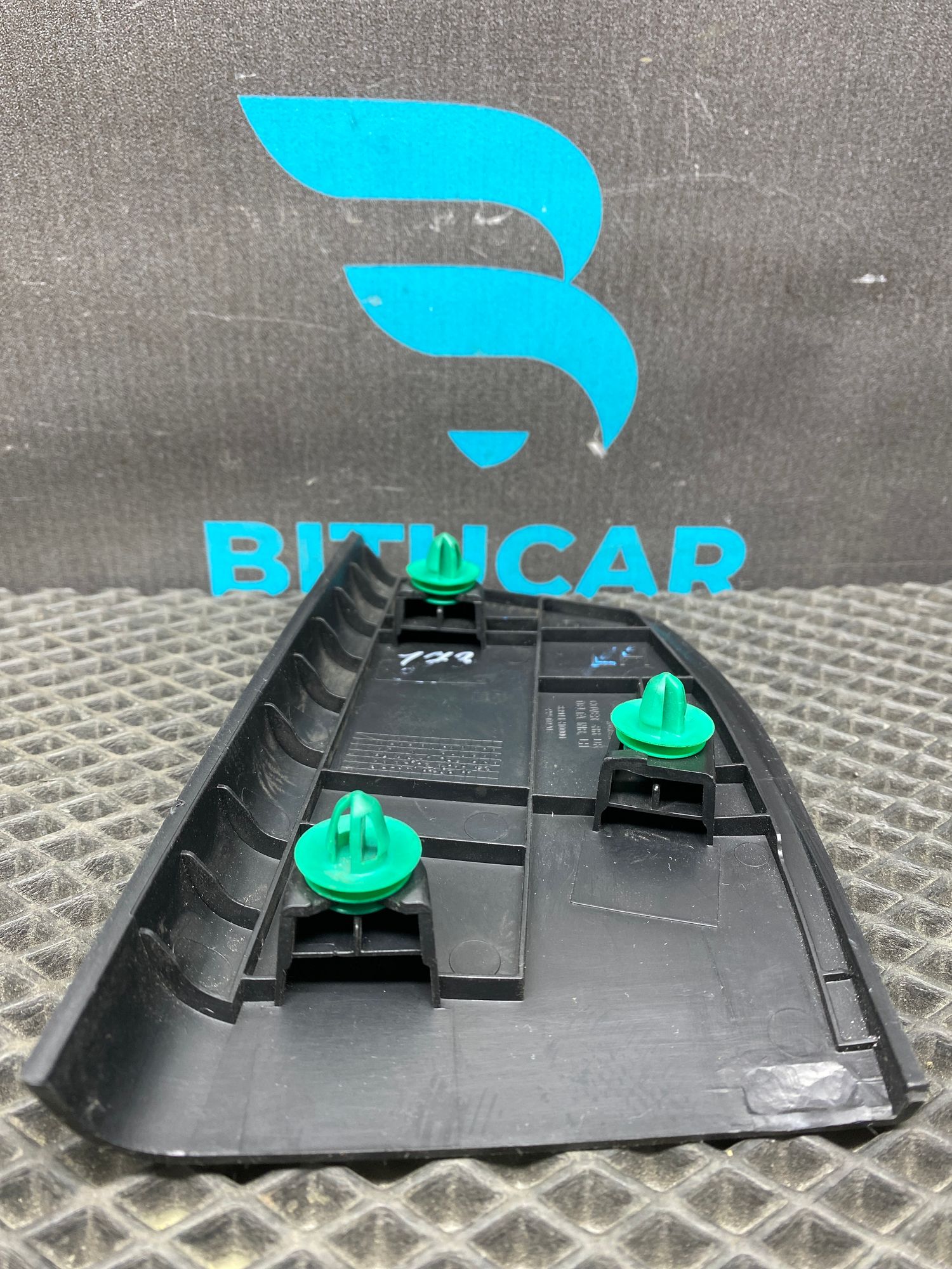 https://ycs.partsauto.market/partsauto-images/thmbs/userImages/c8f07ba63eb5b2f0f6006ea854bf8f7d/part/740e5dee-ccab-459d-83cf-a9409aea92e9_1776934983398.jpg