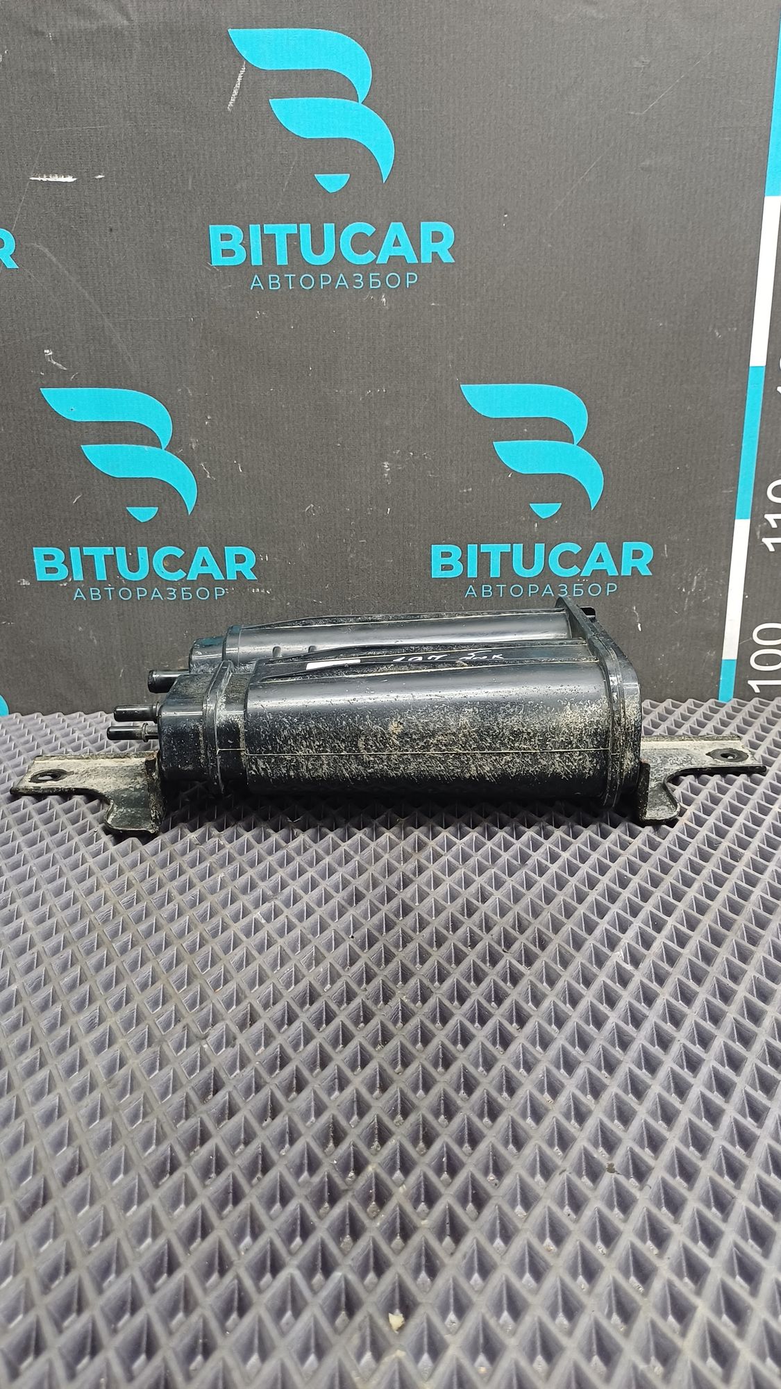 https://ycs.partsauto.market/partsauto-images/thmbs/userImages/c8f07ba63eb5b2f0f6006ea854bf8f7d/part/74509c76-1208-4d2f-a30c-02c3e34dd90d_1775215812879.jpg