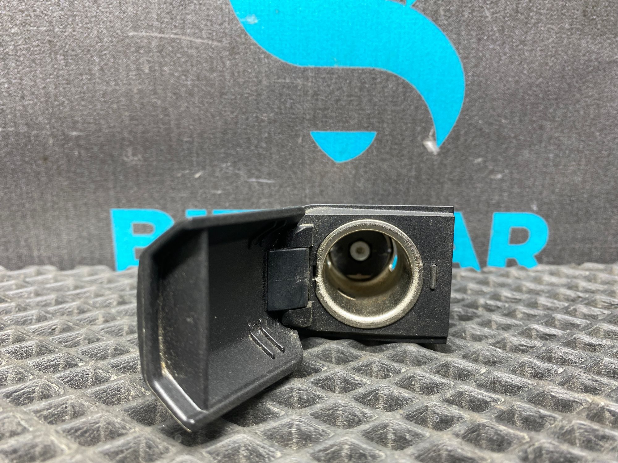 Б/У Розетка 12V прикуривателя Kia Rio 4 (G4FG) 1.6L AT 2021, 890 рублей, Краснодар