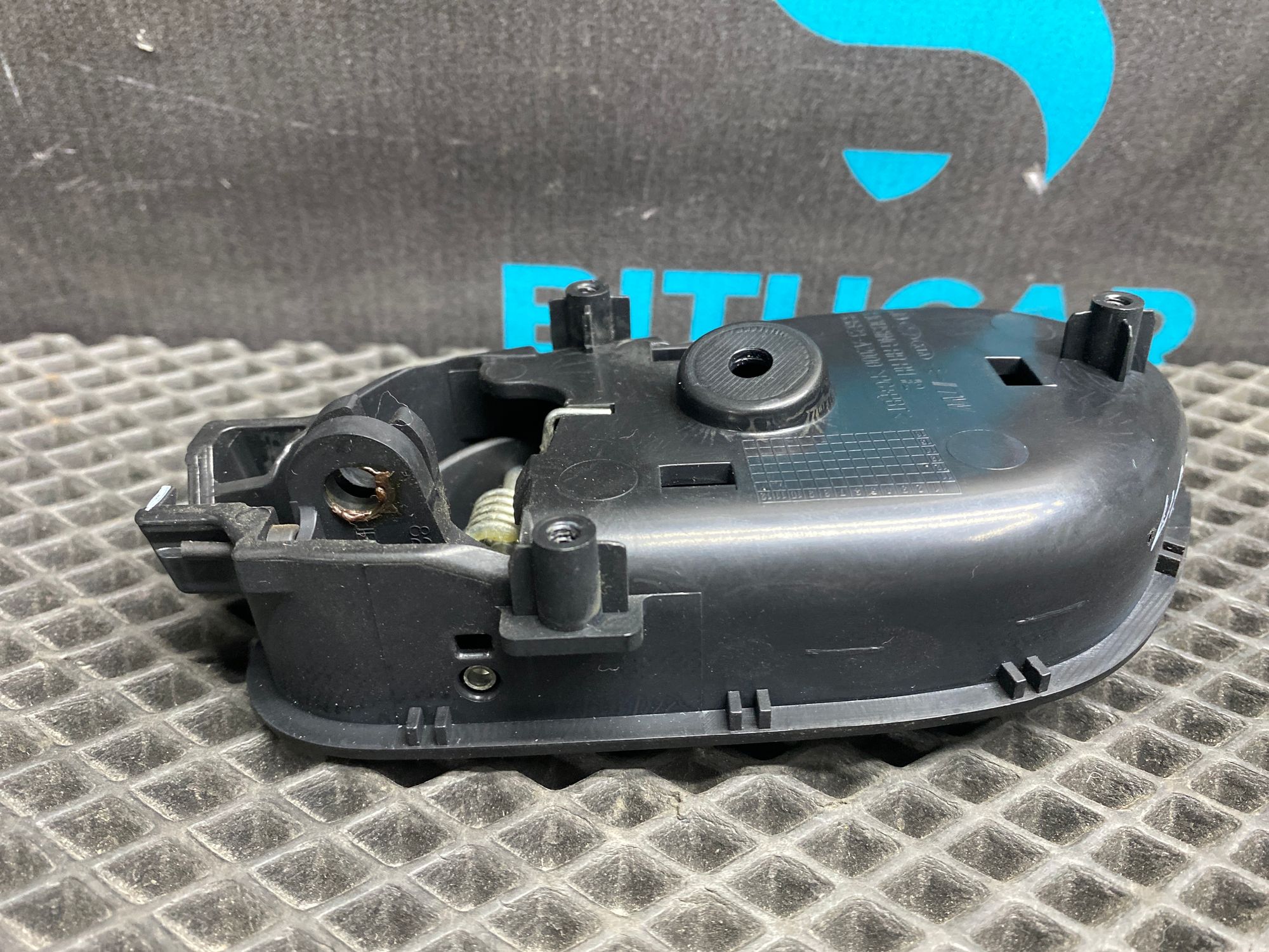 https://ycs.partsauto.market/partsauto-images/thmbs/userImages/c8f07ba63eb5b2f0f6006ea854bf8f7d/part/7466ea80-bc5e-4110-9806-c43ca45a360b_1776154485401.jpg