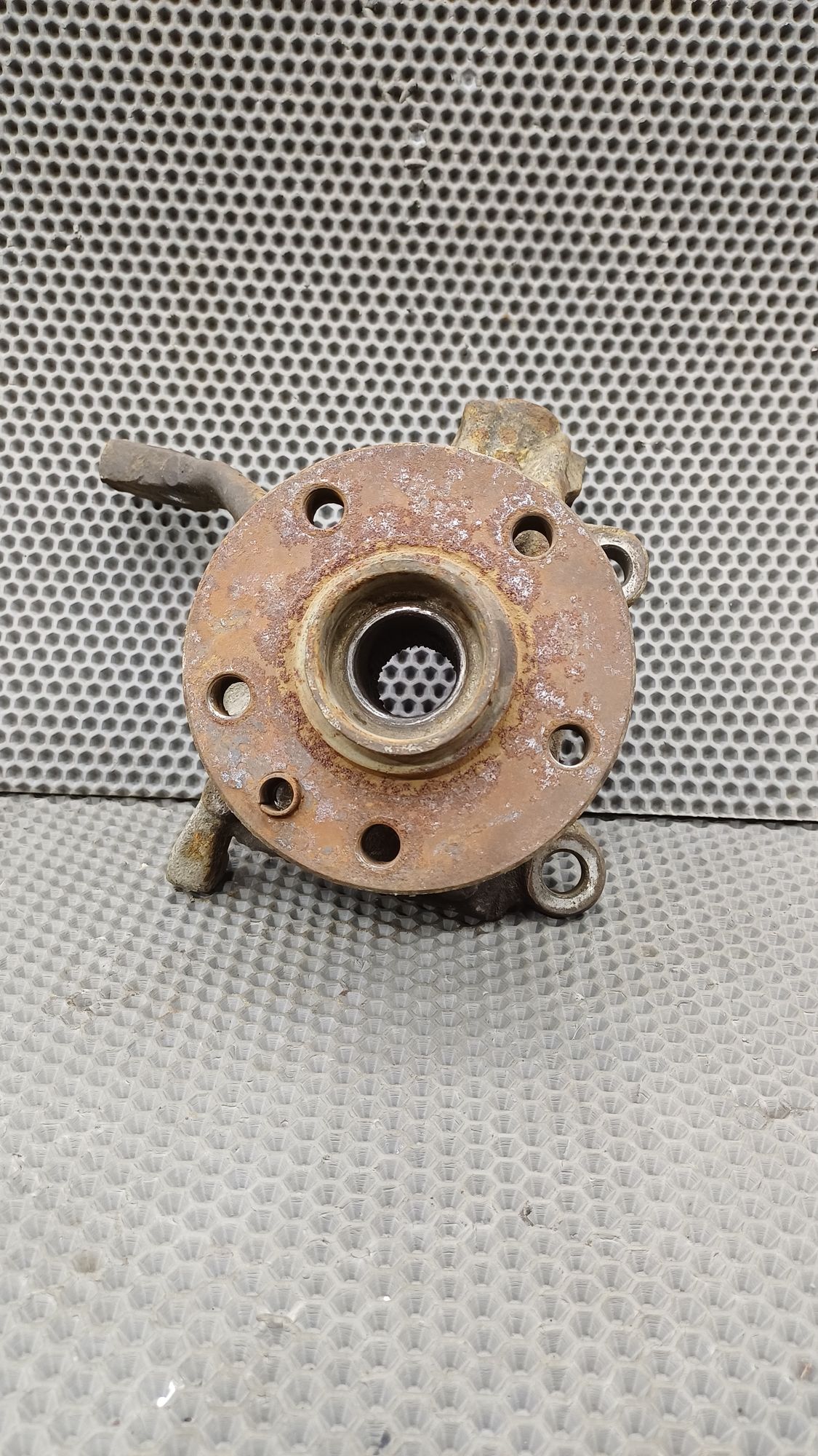 Б/У Ступица передняя правая с кулаком поворотным Volkswagen Transporter T4 4 дорест. 1990—2003 1993 синий, 2490 рублей, Краснодар