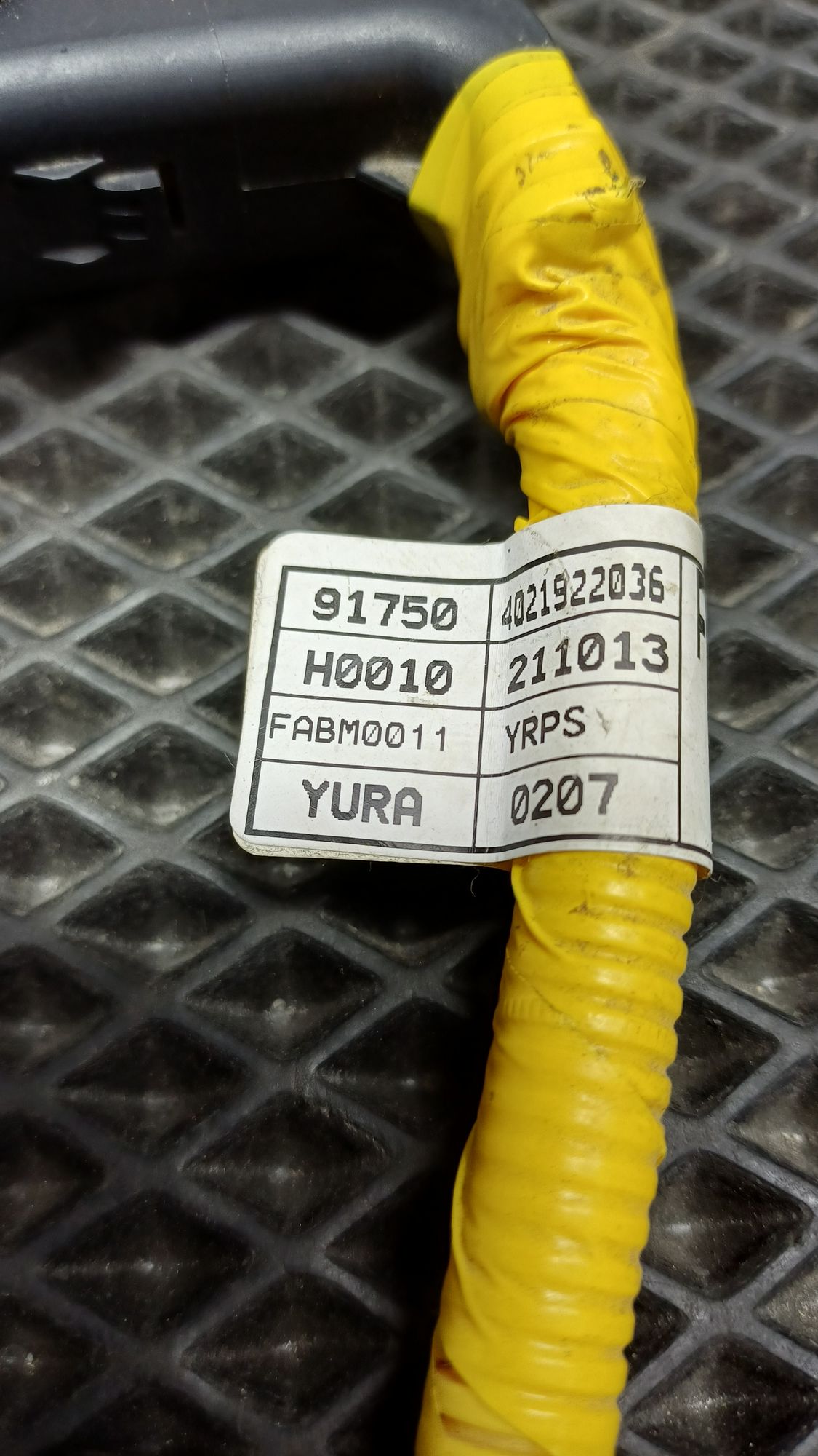 https://ycs.partsauto.market/partsauto-images/thmbs/userImages/c8f07ba63eb5b2f0f6006ea854bf8f7d/part/75788648-7539-4ffa-8db6-186a58a6a6ca_1777532273130.jpg