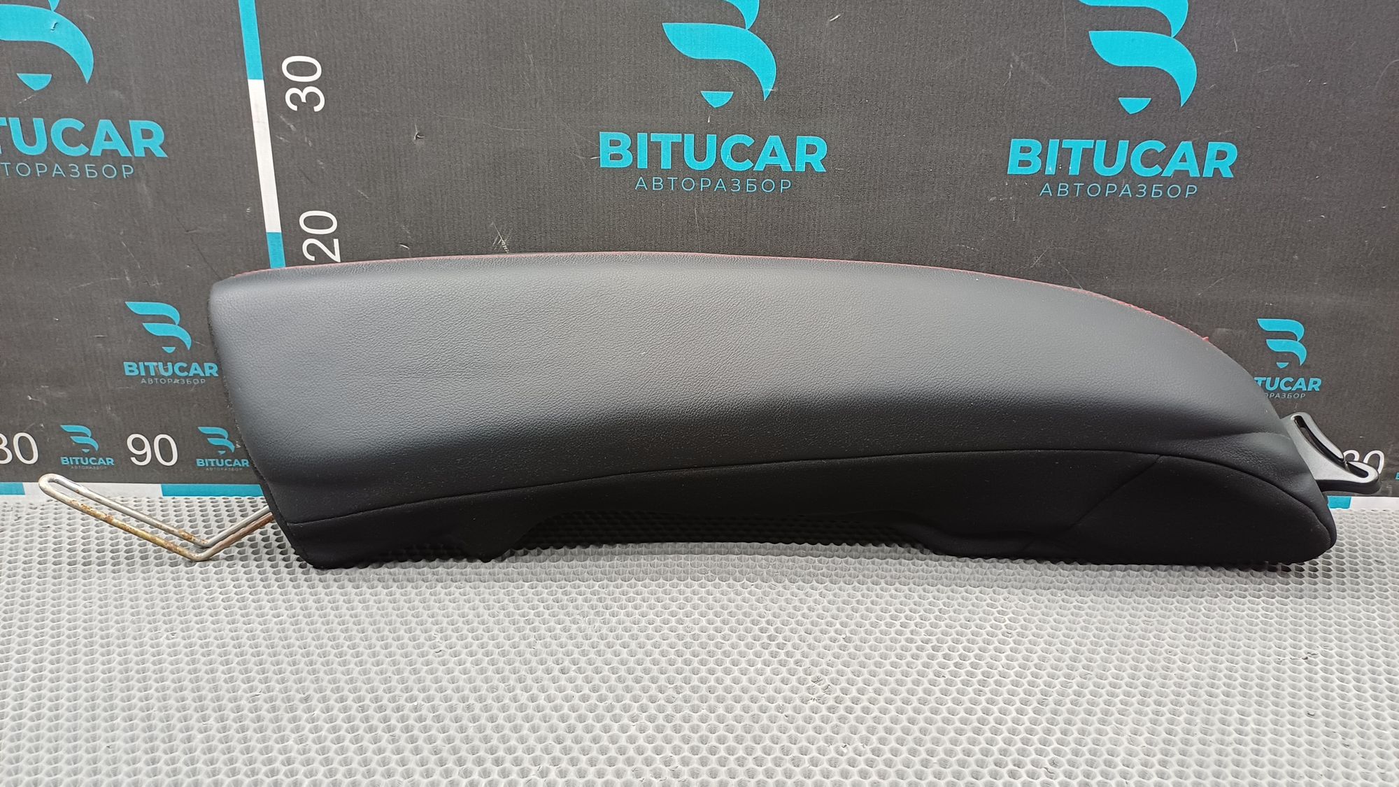 https://ycs.partsauto.market/partsauto-images/thmbs/userImages/c8f07ba63eb5b2f0f6006ea854bf8f7d/part/761d4afe-64ee-4c8f-9646-d150b9d1b038_1775575780626.jpg