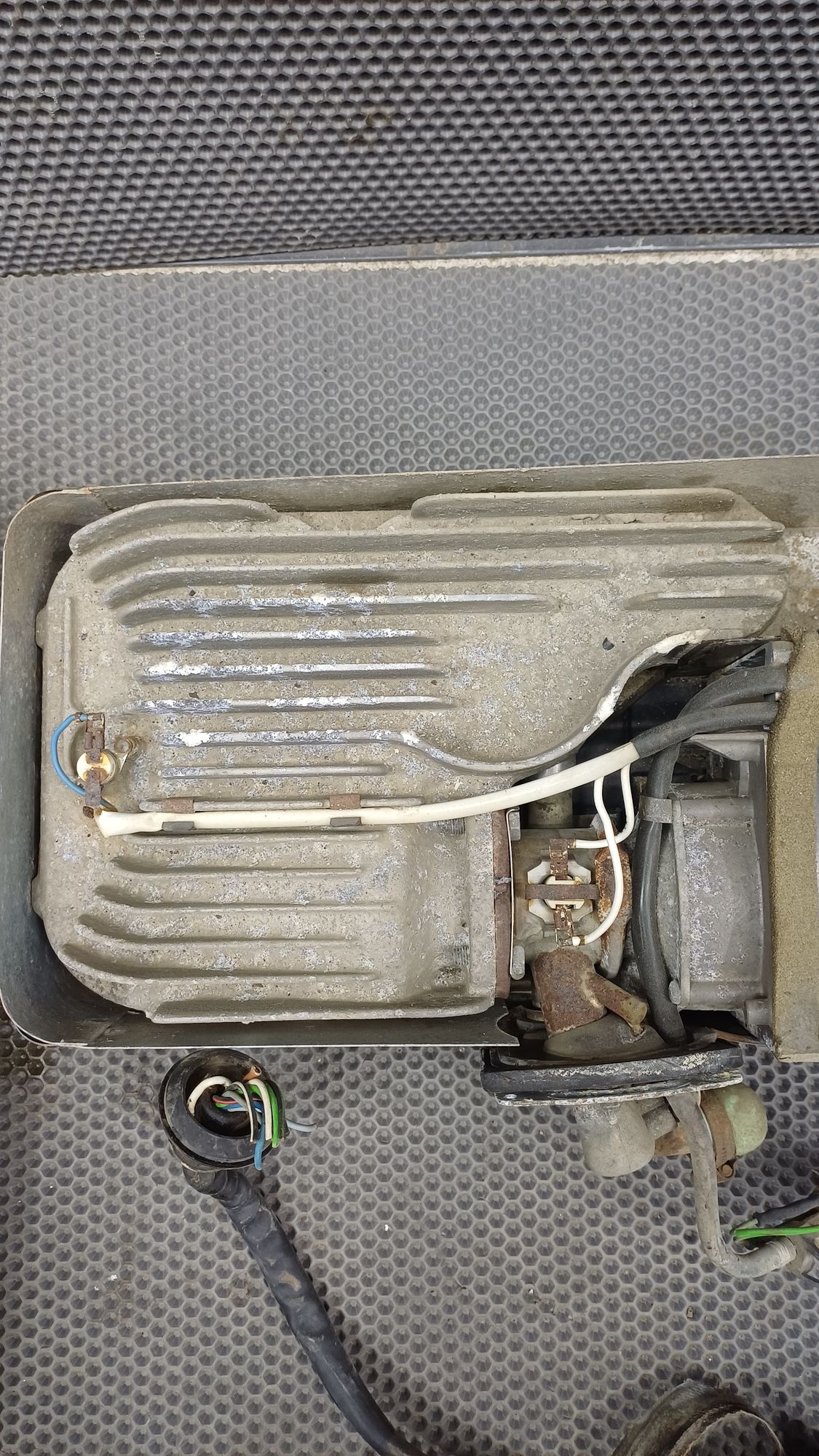 Б/У Автономный отопитель Volkswagen Transporter T4 4 дорест. 1990—2003 1993 синий, 15990 рублей, Краснодар