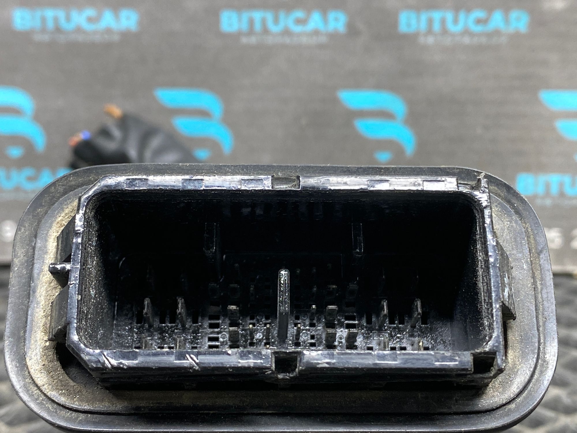 https://ycs.partsauto.market/partsauto-images/thmbs/userImages/c8f07ba63eb5b2f0f6006ea854bf8f7d/part/773b1cb2-b73c-4ab6-8144-d574c3b3087a_1777467668675.jpg