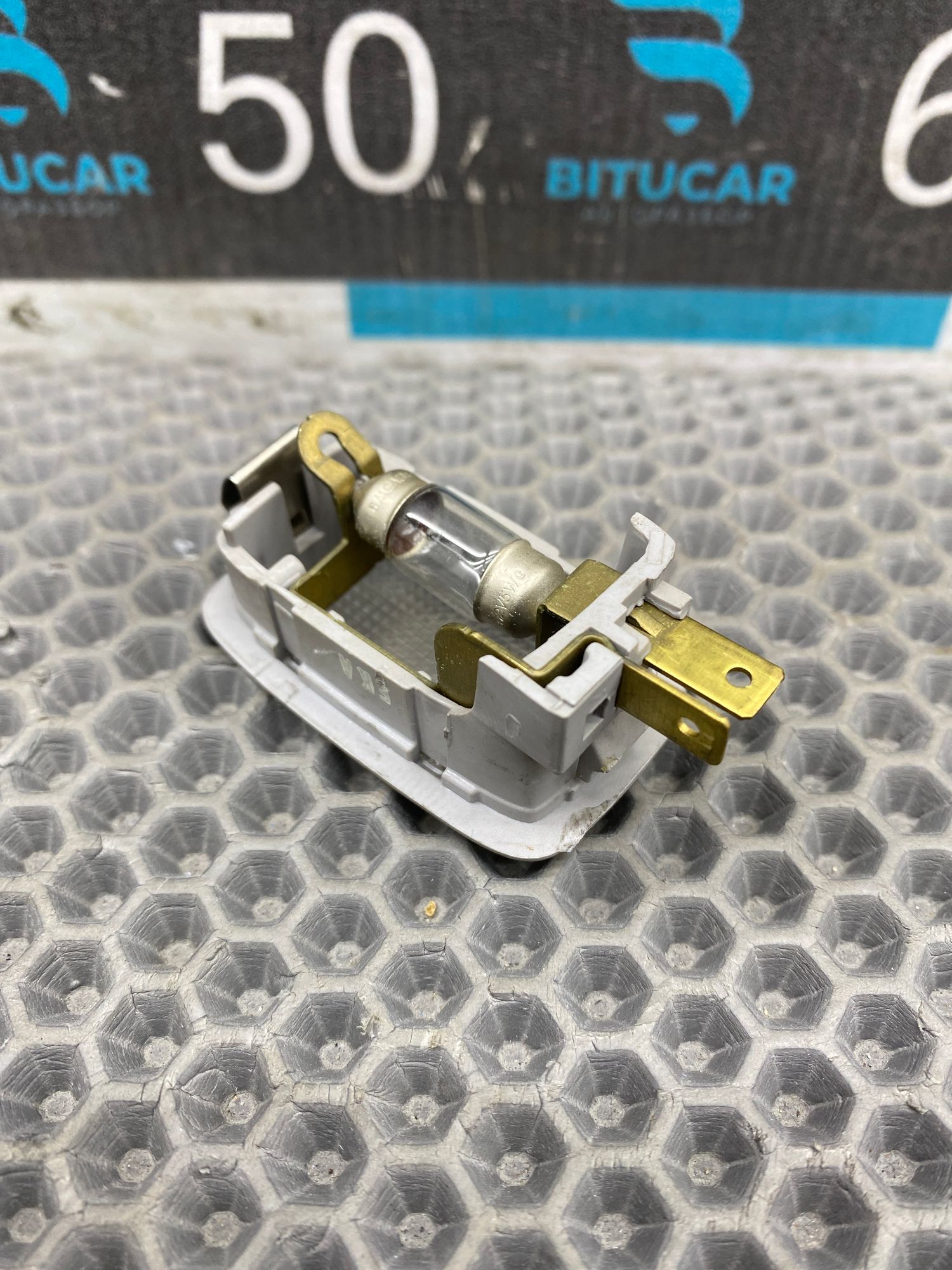https://ycs.partsauto.market/partsauto-images/thmbs/userImages/c8f07ba63eb5b2f0f6006ea854bf8f7d/part/77a53a4e-264a-4e05-ae89-a7bc4fd6ef10_1774971415582.jpg