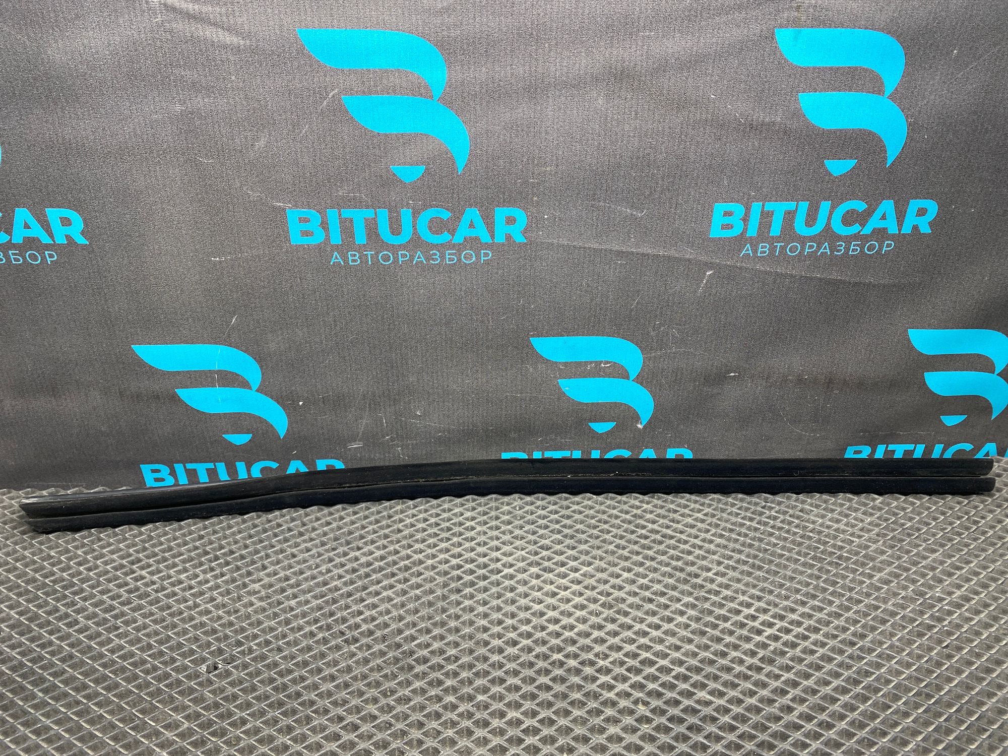 https://ycs.partsauto.market/partsauto-images/thmbs/userImages/c8f07ba63eb5b2f0f6006ea854bf8f7d/part/77c8b7e8-0d2a-4ef9-8934-4a27fa92d70c_1777032994313.jpg