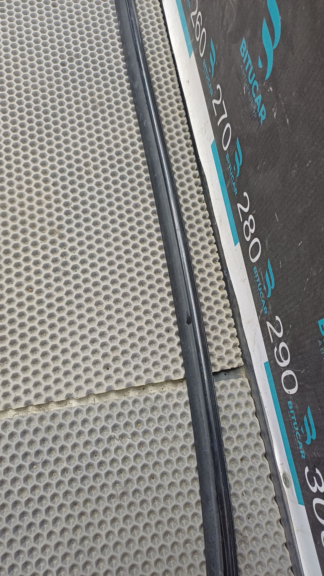 https://ycs.partsauto.market/partsauto-images/thmbs/userImages/c8f07ba63eb5b2f0f6006ea854bf8f7d/part/781b70ad-28a1-4703-be14-9311894f4e5c_1777203158159.jpg