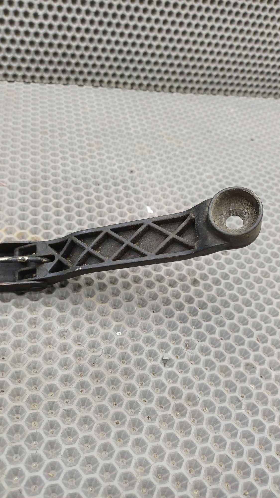 Б/У Поводок дворника правый Toyota CARINA E 6 дорест. 1992—1996 1994 Зеленый, 790 рублей, Краснодар