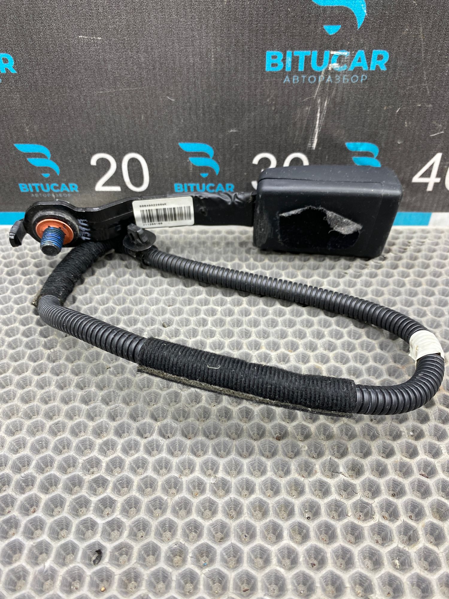 Б/У Замок ремня безопасности передний правый Kia Ceed 2 JD (G4FG) 1.6L MT 2015 Хэтчбек, 1490 рублей, Краснодар