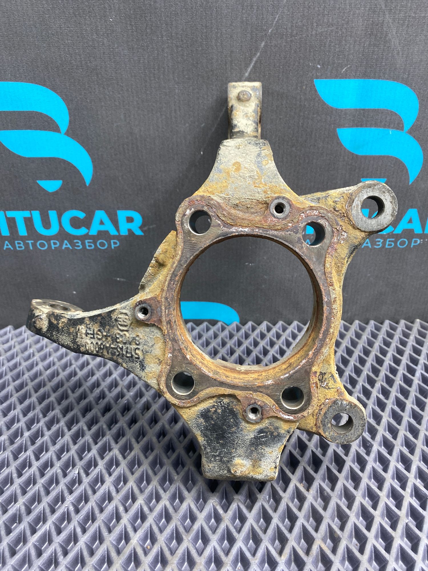 Б/У Поворотный кулак передний правый Kia Ceed 2 JD (G4FG) 1.6L AT 2013 Хэтчбек, 3490 рублей, Краснодар