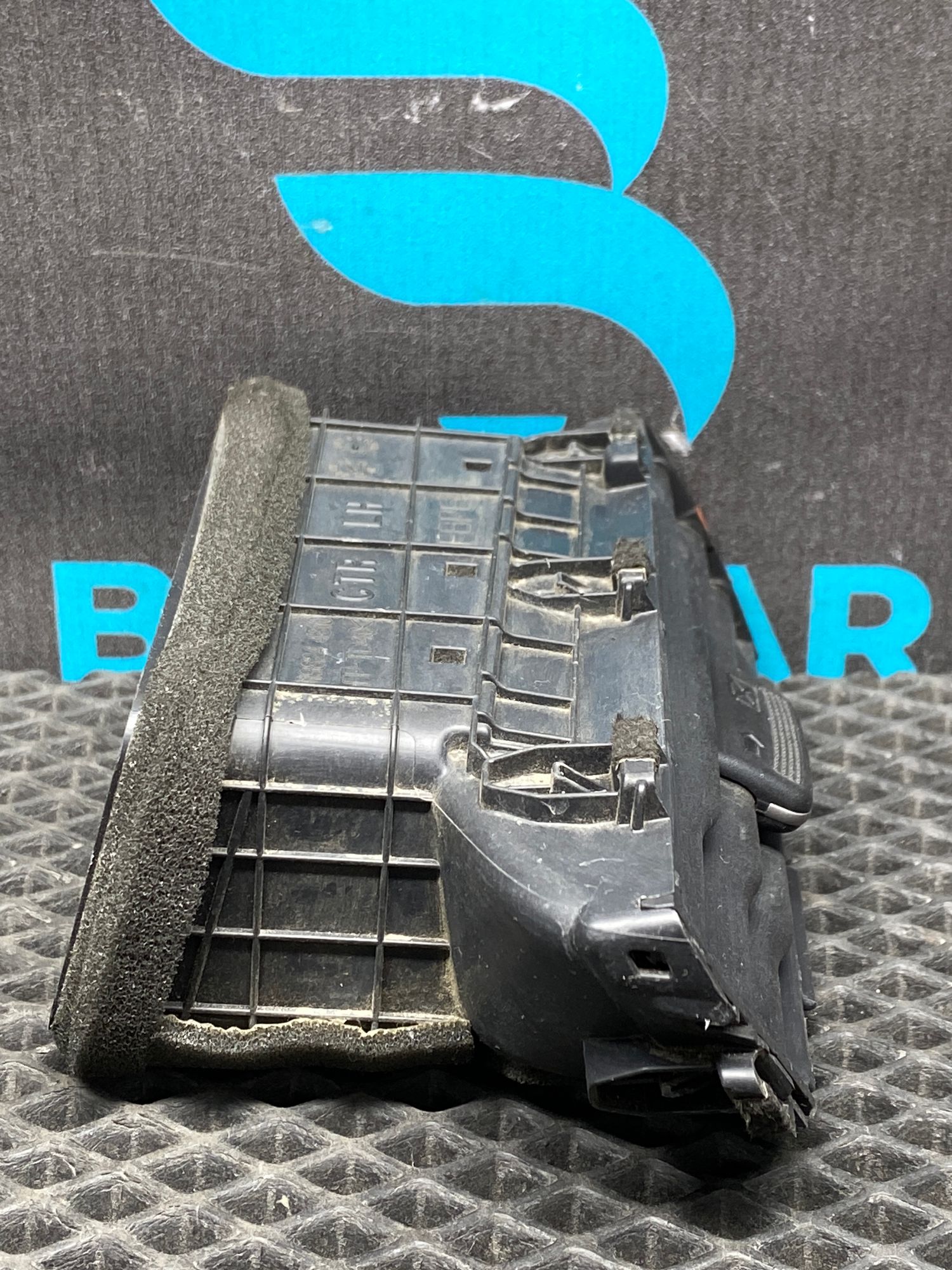 Б/У Дефлектор обдува салона центральный Kia Rio 4 (G4FG) 1.6L AT 2021, 990 рублей, Краснодар