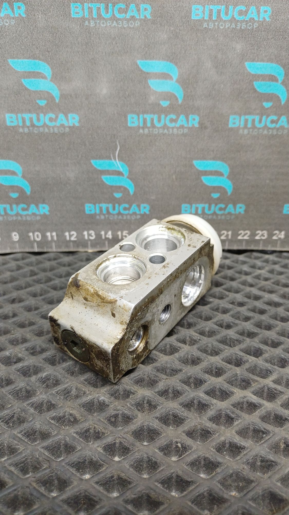 https://ycs.partsauto.market/partsauto-images/thmbs/userImages/c8f07ba63eb5b2f0f6006ea854bf8f7d/part/7a5bfdee-c78a-4e7d-a827-2c48074758e2_1777543976488.jpg