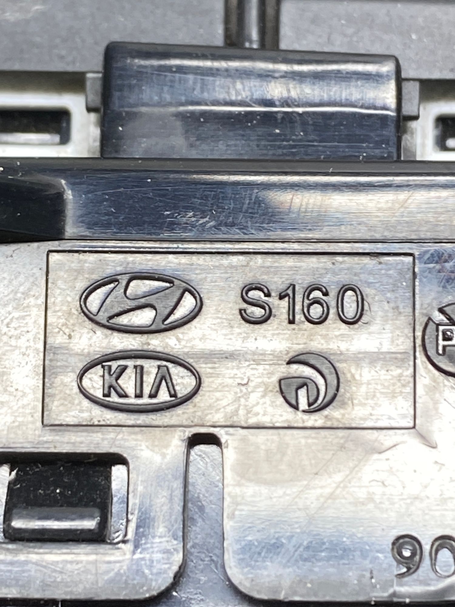 https://ycs.partsauto.market/partsauto-images/thmbs/userImages/c8f07ba63eb5b2f0f6006ea854bf8f7d/part/7a7027ed-4fbb-4be7-97d3-703ef8c32e9a_1777621361178.jpg