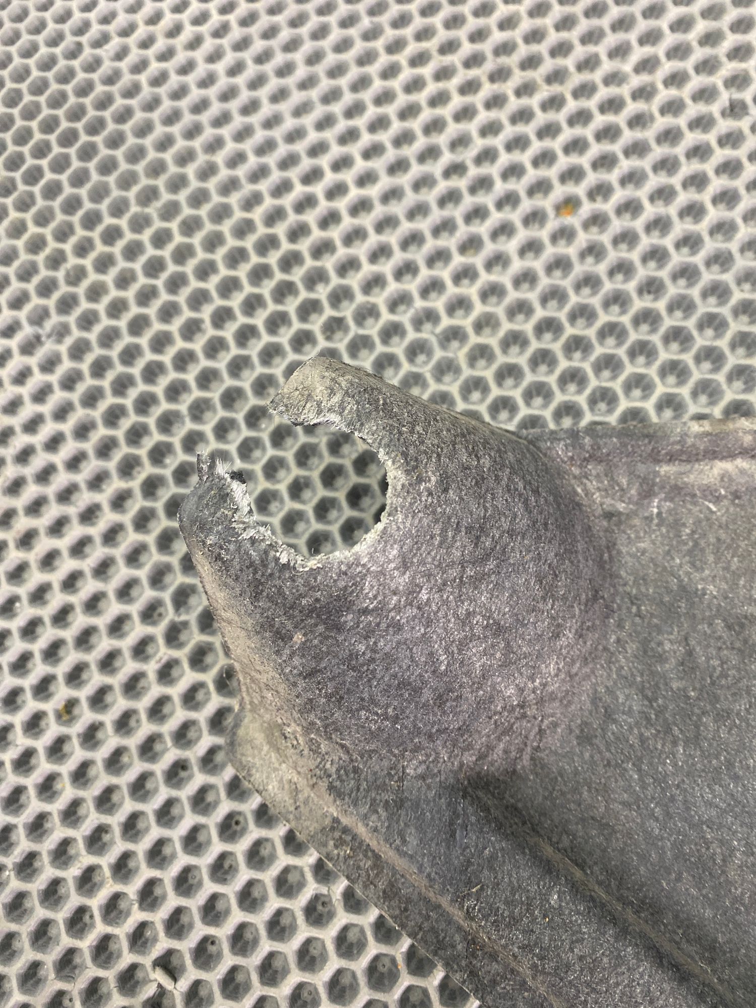 https://ycs.partsauto.market/partsauto-images/thmbs/userImages/c8f07ba63eb5b2f0f6006ea854bf8f7d/part/7ae8cd09-f23f-4029-9ffc-d5762e2aa00e_1777455997461.jpg