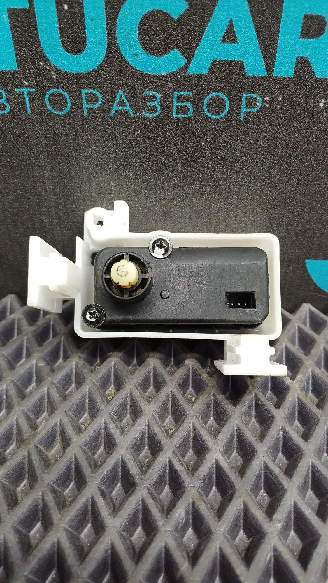 https://ycs.partsauto.market/partsauto-images/thmbs/userImages/c8f07ba63eb5b2f0f6006ea854bf8f7d/part/7b59f4b1-7e98-4908-93ab-b7ee73891db3_1774525357440.jpg