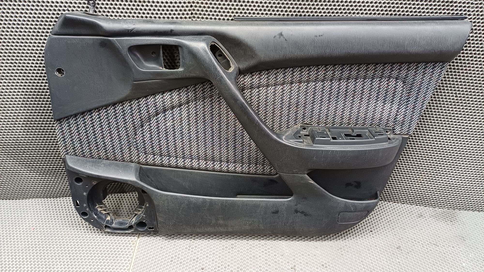 Б/У Обшивка двери передней правой Toyota CARINA E 6 дорест. 1992—1996 1994 Зеленый, 1790 рублей, Краснодар