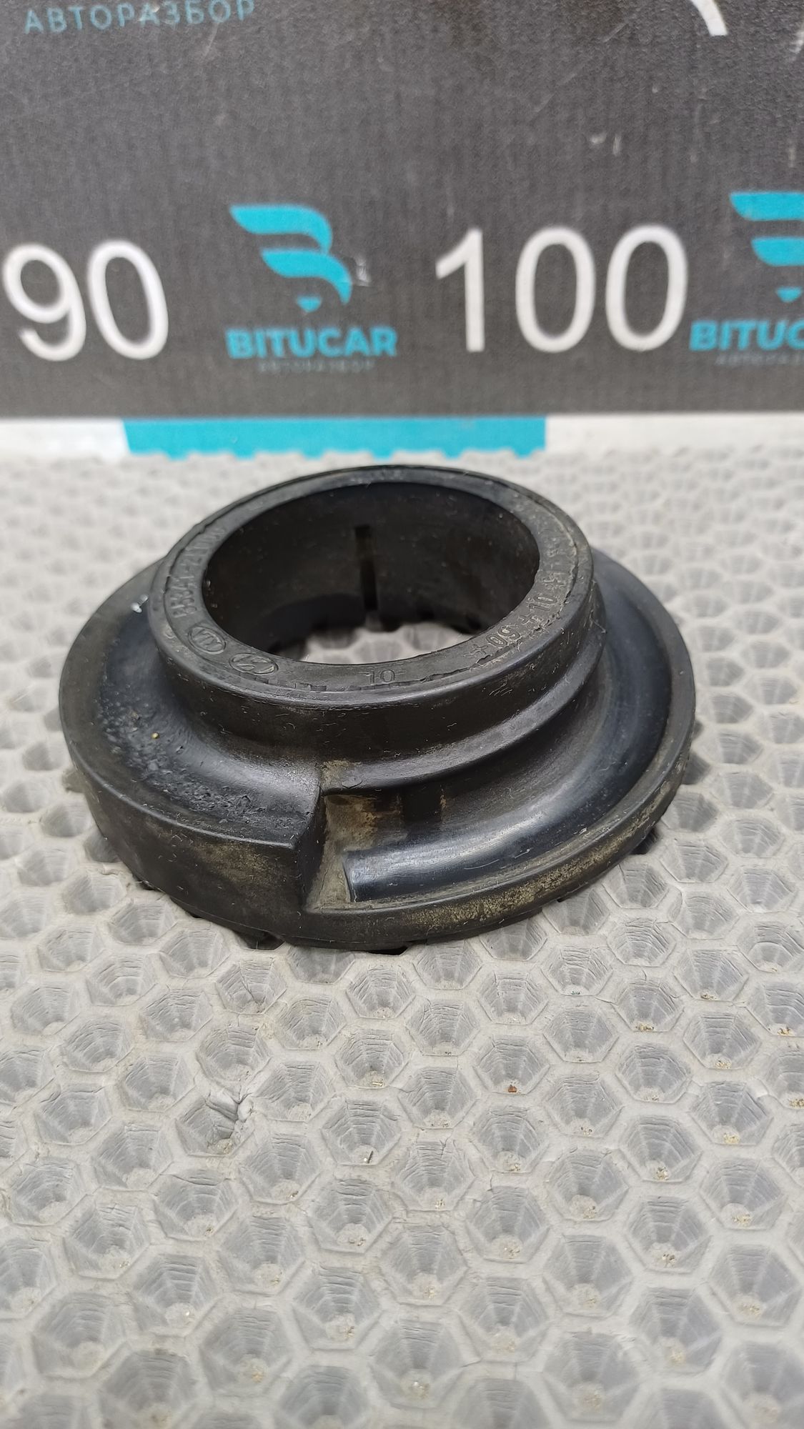 https://ycs.partsauto.market/partsauto-images/thmbs/userImages/c8f07ba63eb5b2f0f6006ea854bf8f7d/part/7c0e0620-f54f-4315-8ab9-6f0b2f50bbb4_1773935092212.jpg