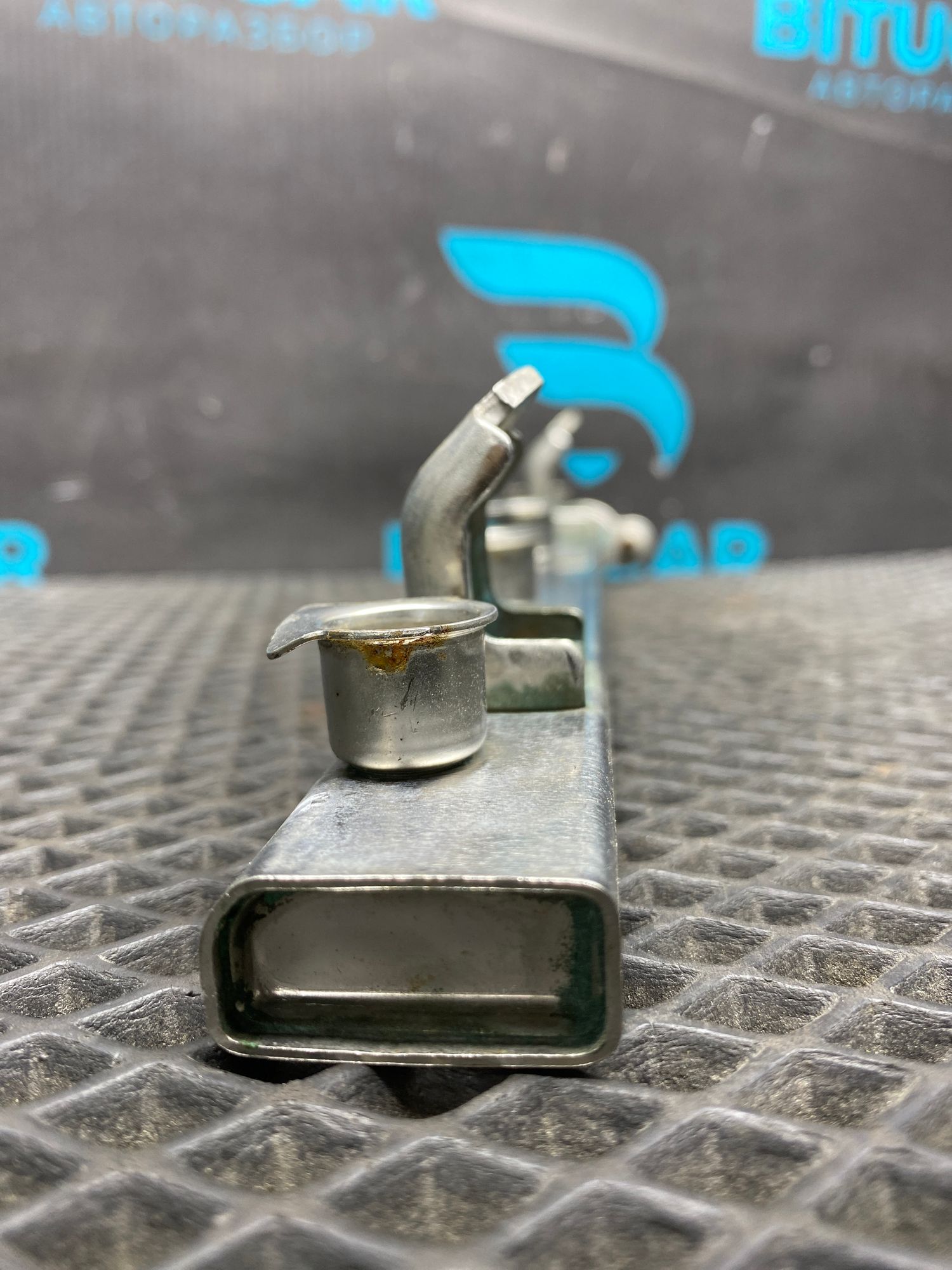https://ycs.partsauto.market/partsauto-images/thmbs/userImages/c8f07ba63eb5b2f0f6006ea854bf8f7d/part/7cfdd63c-0633-4c8c-a5b9-70a9cef707f4_1777116049252.jpg