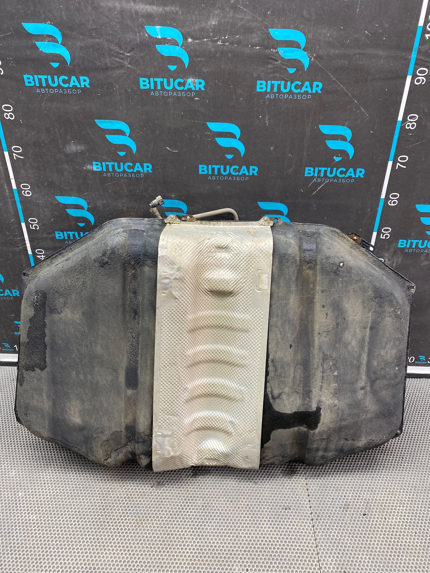 https://ycs.partsauto.market/partsauto-images/thmbs/userImages/c8f07ba63eb5b2f0f6006ea854bf8f7d/part/7d0bb9a4-c90f-4788-99a4-488fd7ca27ad_1777471195955.jpg