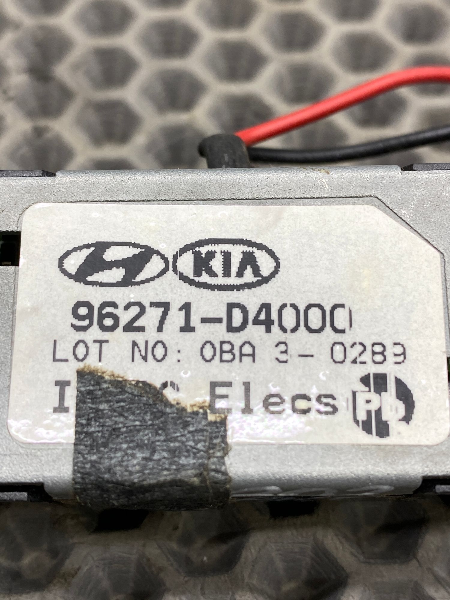 https://ycs.partsauto.market/partsauto-images/thmbs/userImages/c8f07ba63eb5b2f0f6006ea854bf8f7d/part/7d7c0f3e-7476-4a2e-be3d-76adaf4dd7ac_1777630649949.jpg
