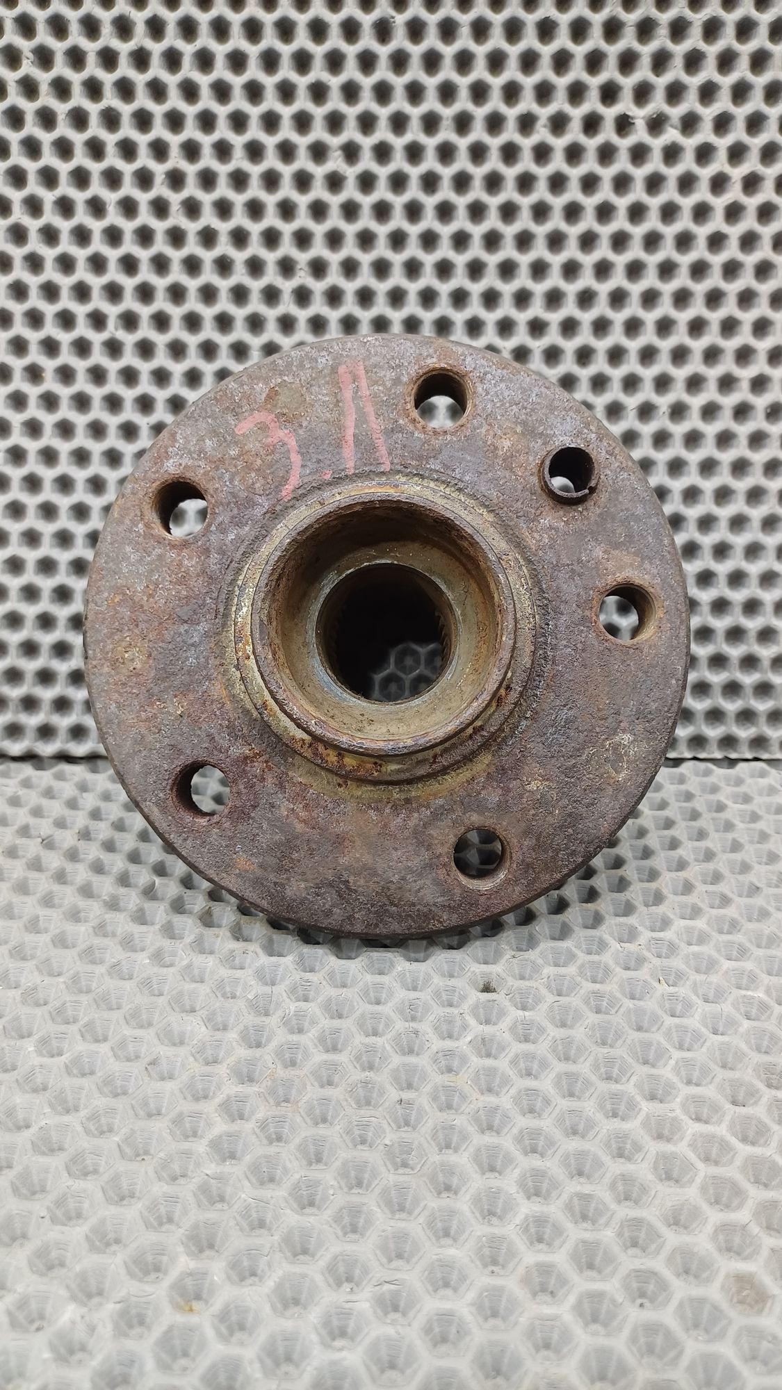 Б/У Ступица задняя левая Volkswagen Transporter T4 4 дорест. 1990—2003 1993 синий, 1890 рублей, Краснодар