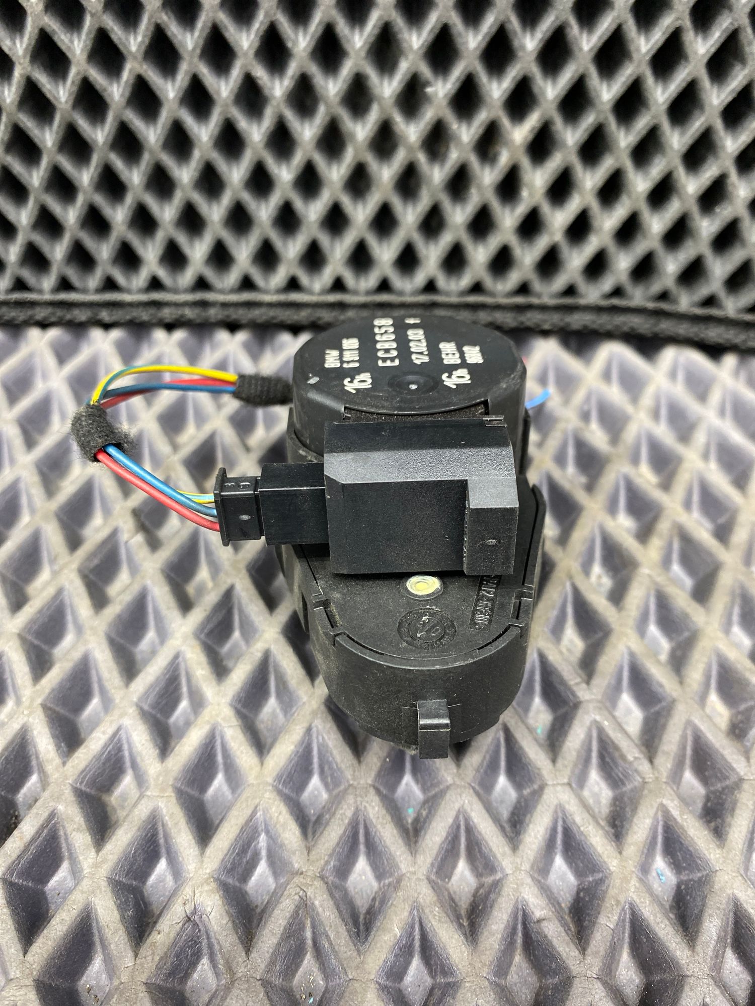 Б/У Сервопривод заслонок отопителя BMW 7-Series 4 дорест. 2001—2005 2003 Черный, 890 рублей, Краснодар