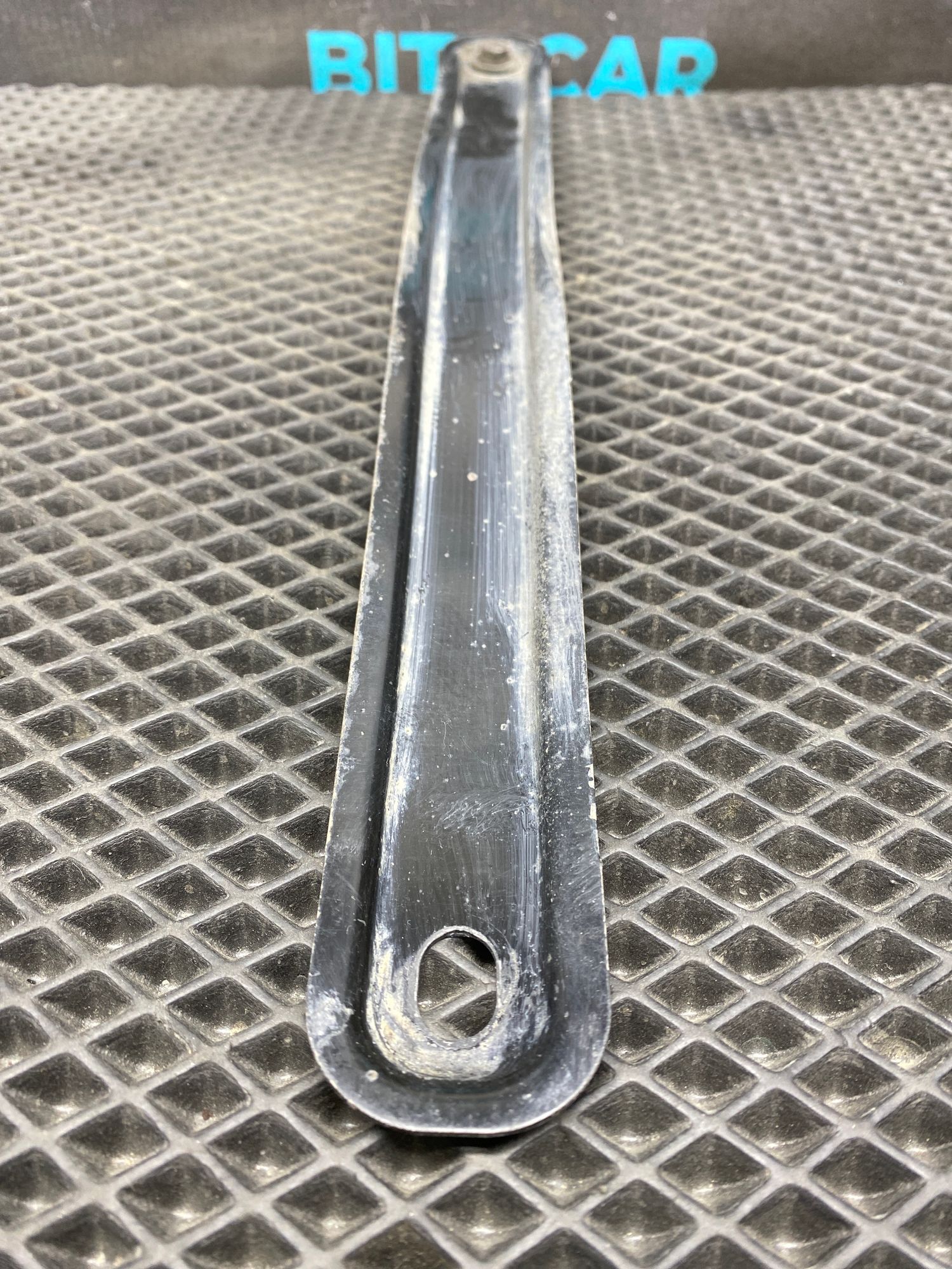 https://ycs.partsauto.market/partsauto-images/thmbs/userImages/c8f07ba63eb5b2f0f6006ea854bf8f7d/part/7ecd25c7-9c6e-4f54-bd8d-dd1fd0934606_1777467310501.jpg