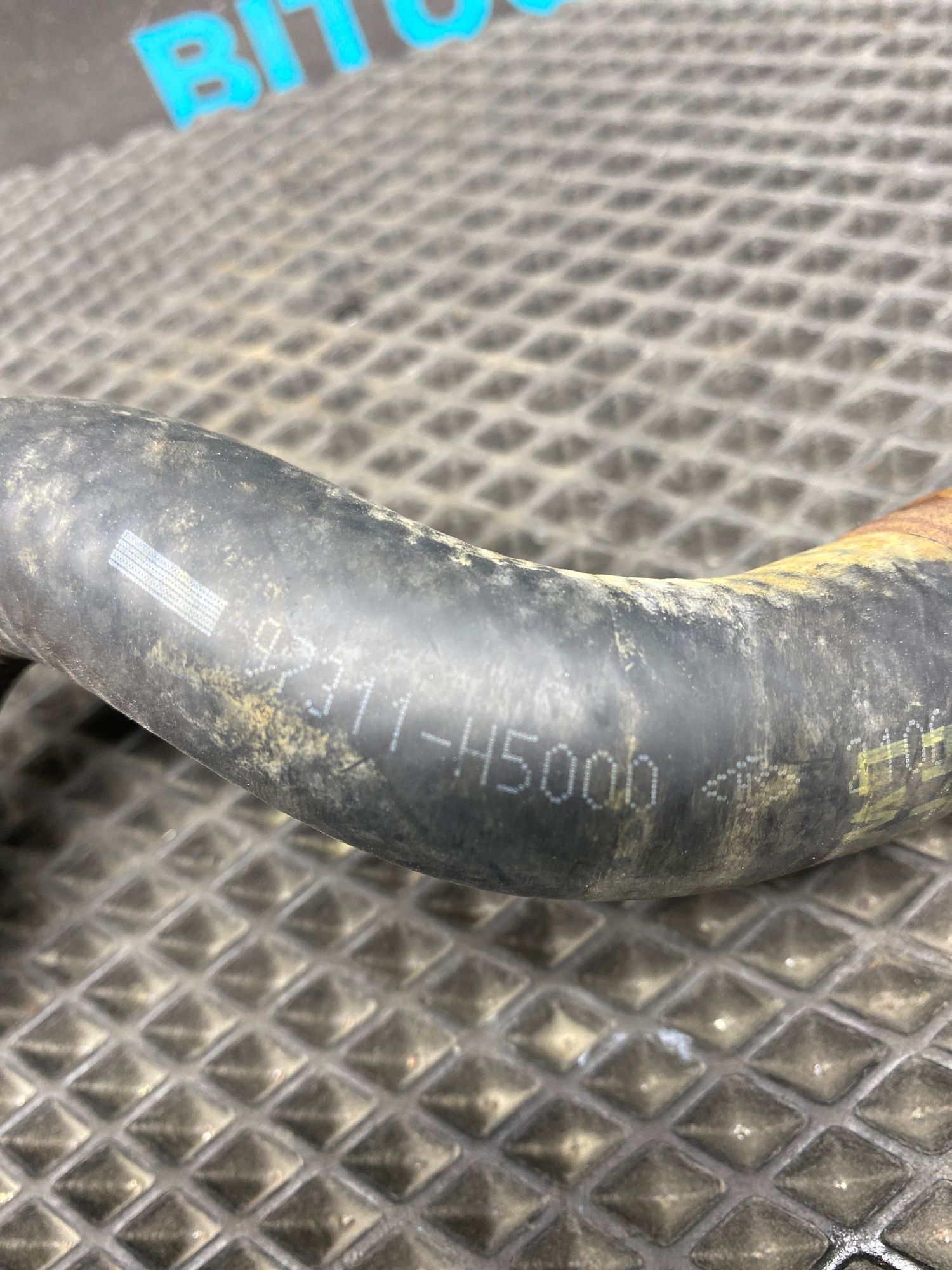 https://ycs.partsauto.market/partsauto-images/thmbs/userImages/c8f07ba63eb5b2f0f6006ea854bf8f7d/part/7f2a8133-10f1-4383-afd5-176891f92f58_1777122530475.jpg