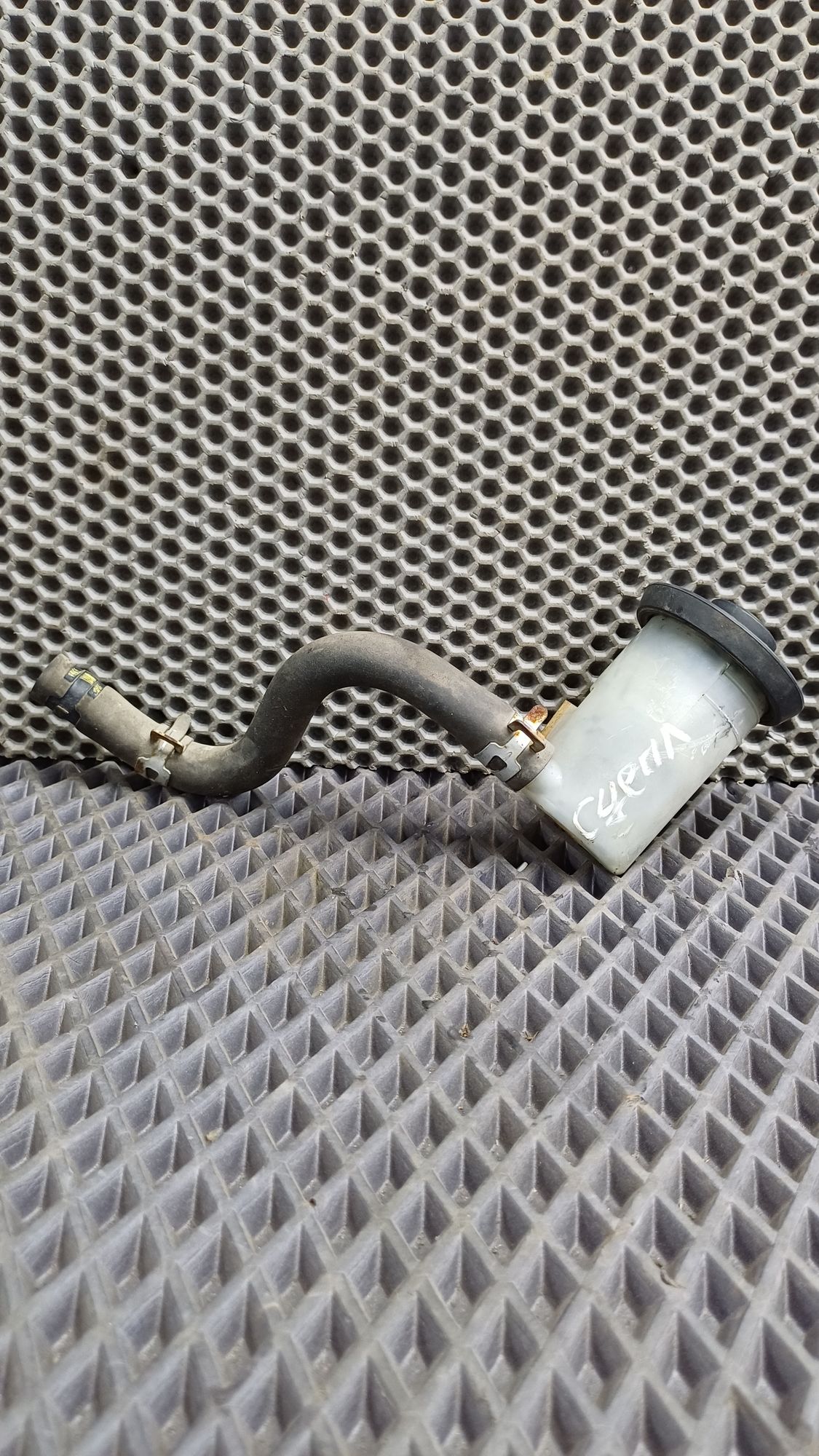 Б/У Бачок главного цилиндра сцепления Toyota CARINA E 6 дорест. 1992—1996 1994 Зеленый, 590 рублей, Краснодар