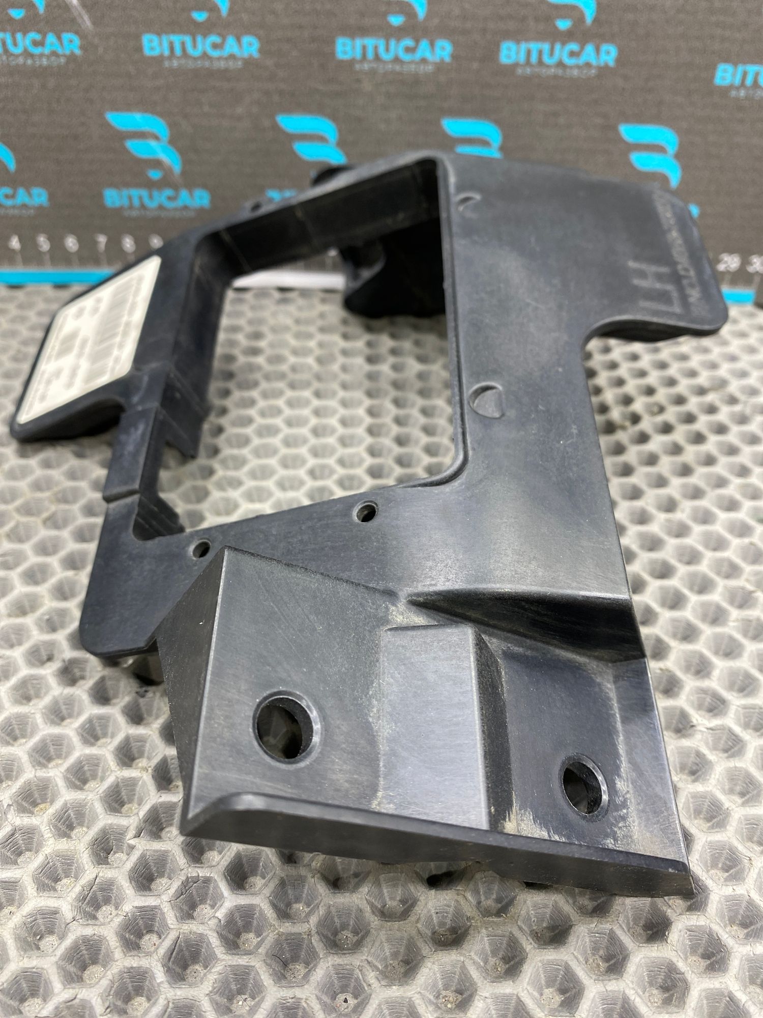 https://ycs.partsauto.market/partsauto-images/thmbs/userImages/c8f07ba63eb5b2f0f6006ea854bf8f7d/part/7fc27c84-c9a7-4edd-aacd-4d27bc629fa8_1777812599809.jpg