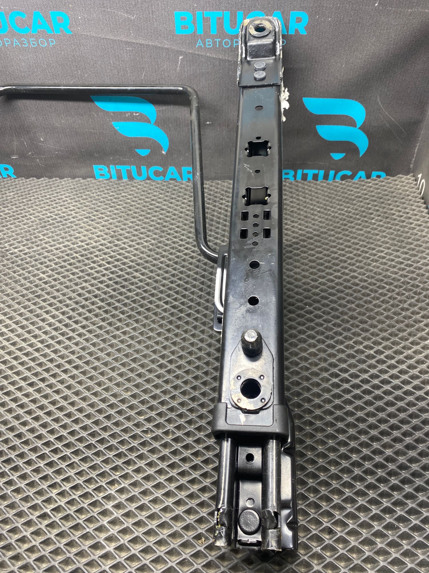 https://ycs.partsauto.market/partsauto-images/thmbs/userImages/c8f07ba63eb5b2f0f6006ea854bf8f7d/part/7ffe9e01-178f-42b4-a0f7-906e0c76ce97_1777037112255.jpg