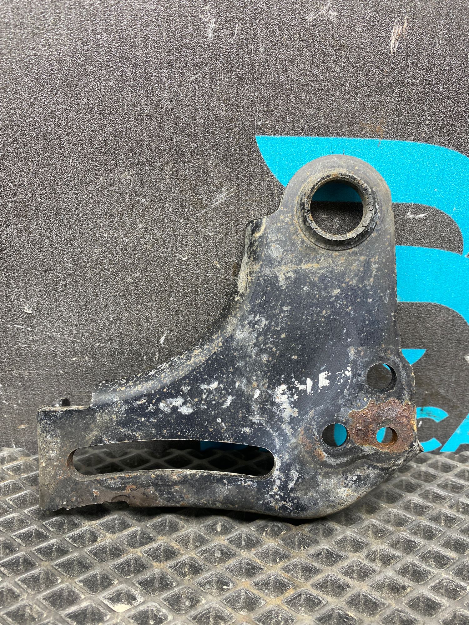 https://ycs.partsauto.market/partsauto-images/thmbs/userImages/c8f07ba63eb5b2f0f6006ea854bf8f7d/part/8019eb39-31db-4c79-9bed-45526e14b9b8_1777120970587.jpg