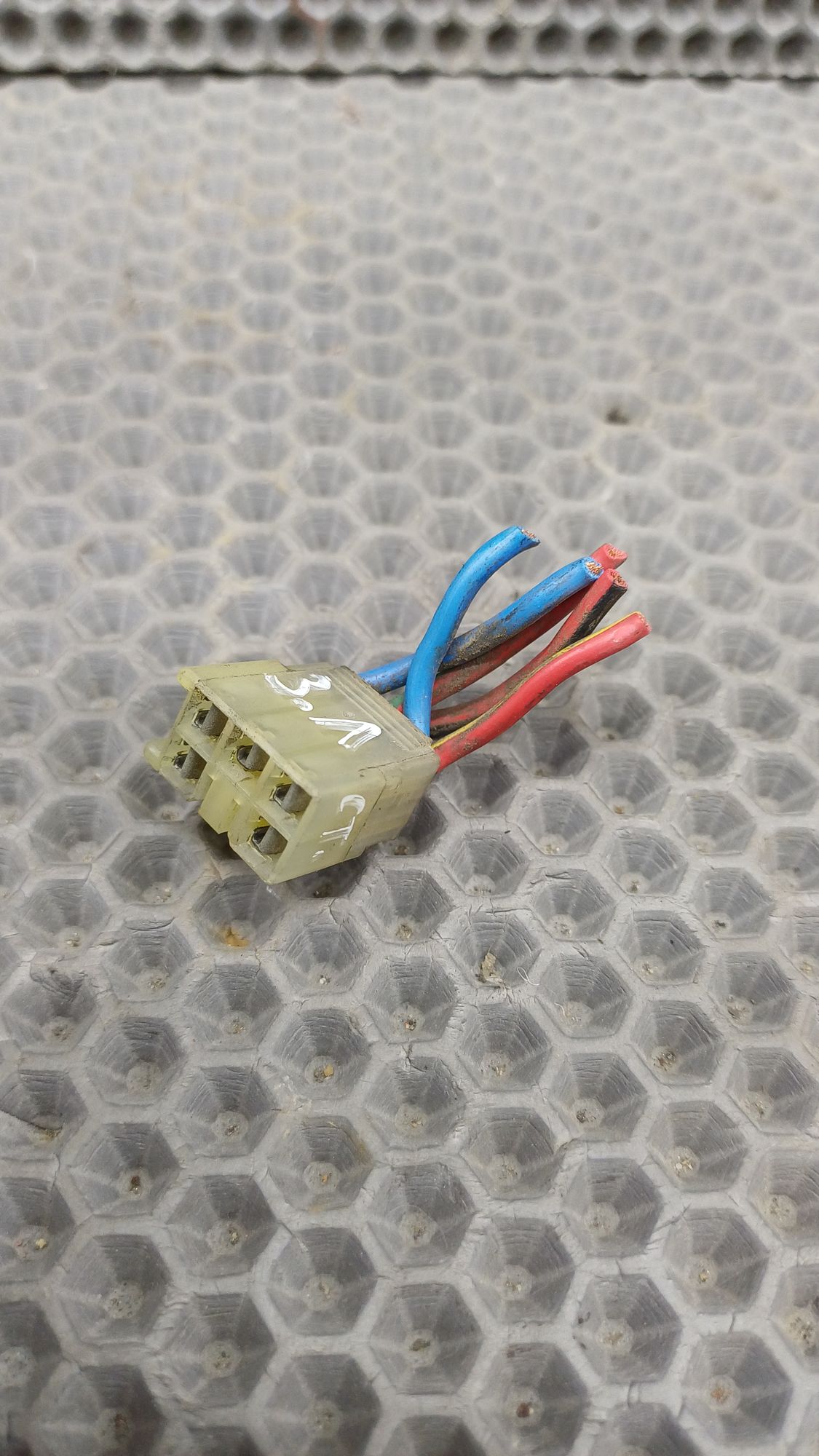 Б/У Фишка кнопки стеклоподъемника Toyota CARINA E 6 дорест. 1992—1996 1994 Зеленый, 499 рублей, Краснодар