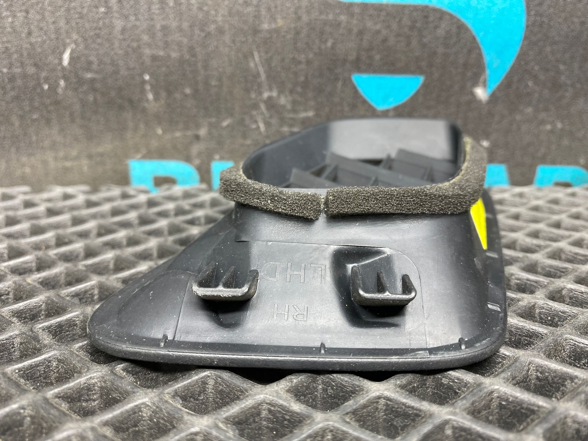 https://ycs.partsauto.market/partsauto-images/thmbs/userImages/c8f07ba63eb5b2f0f6006ea854bf8f7d/part/805aa9f6-cb6e-4b0e-83bf-9c7c4ffdd9f7_1777732522420.jpg