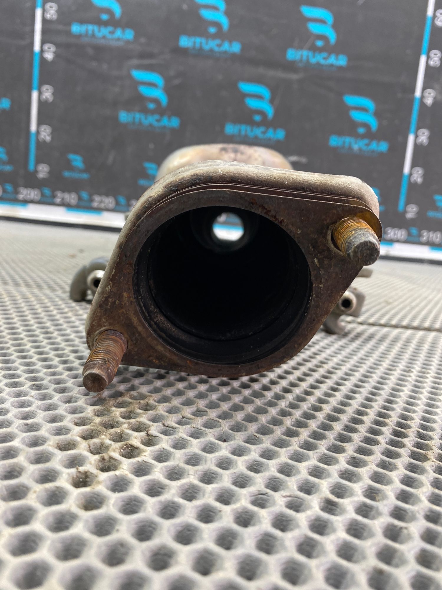 https://ycs.partsauto.market/partsauto-images/thmbs/userImages/c8f07ba63eb5b2f0f6006ea854bf8f7d/part/80724d0a-a53d-4f52-9125-de144b04f80e_1777469280882.jpg